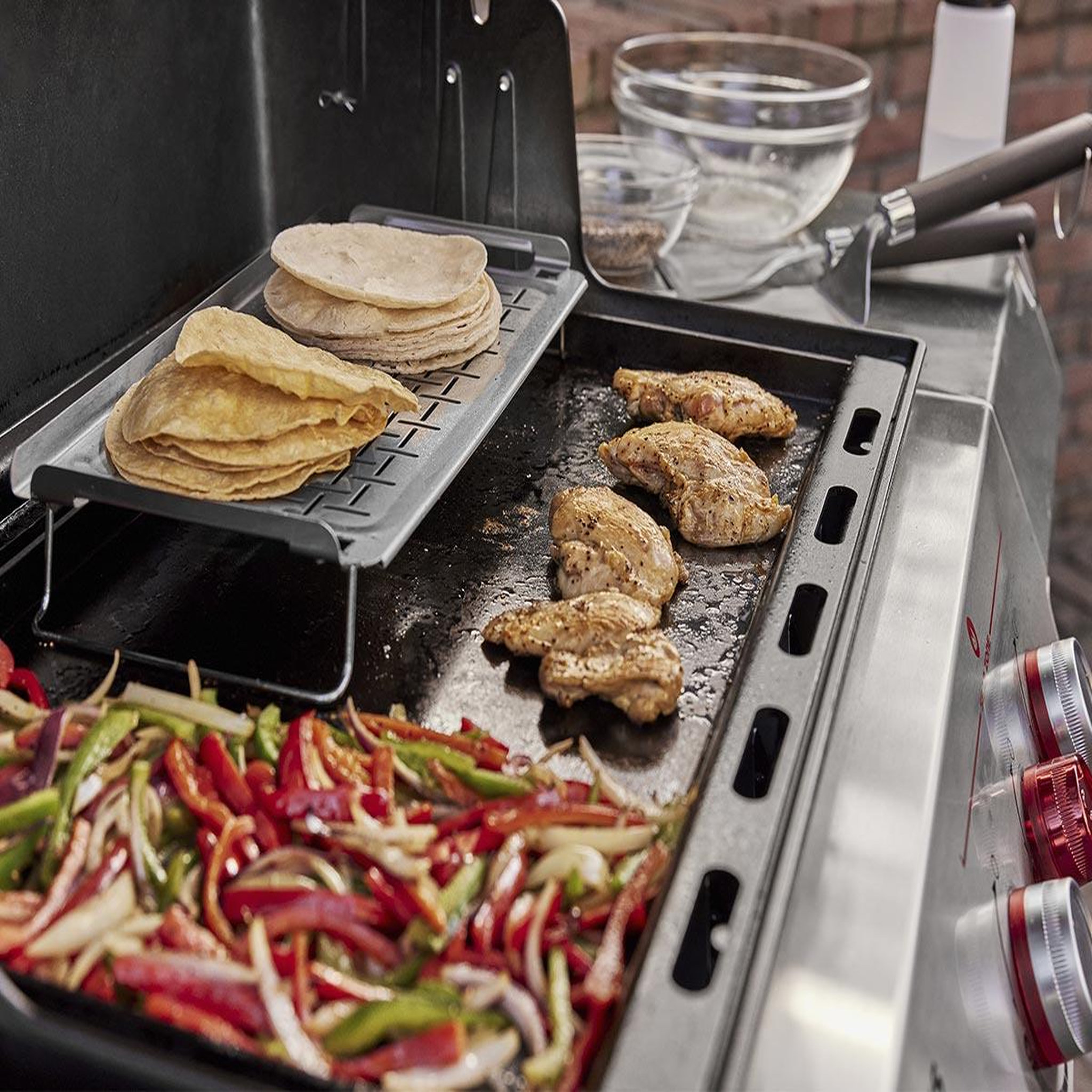 Voir la diapositive 5 : Weber Plancha pour barbecue grand format pour genesis 3 bruleurs