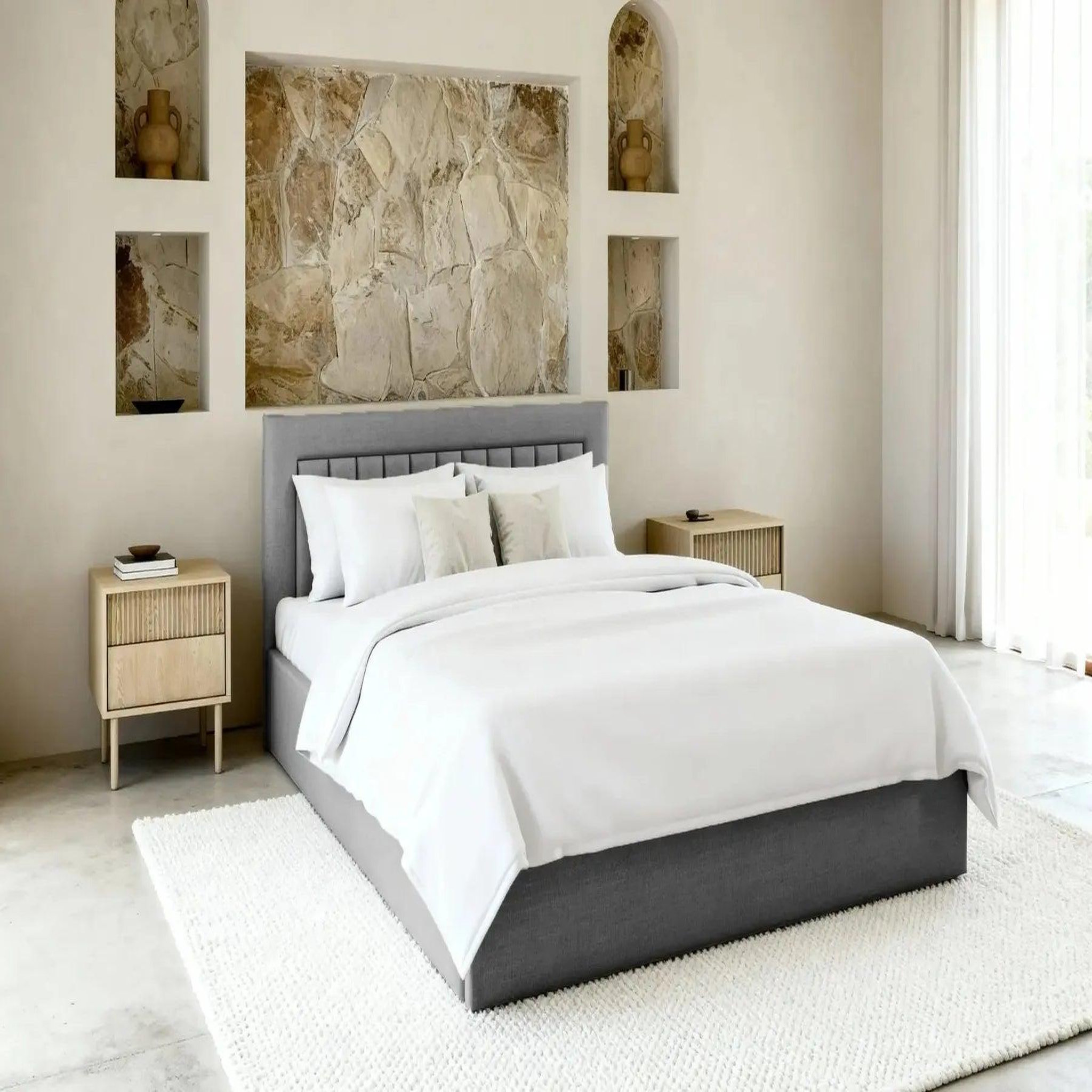 Voir la diapositive 2 : CASANOVA PARIS Camille - lit coffre tissu velours