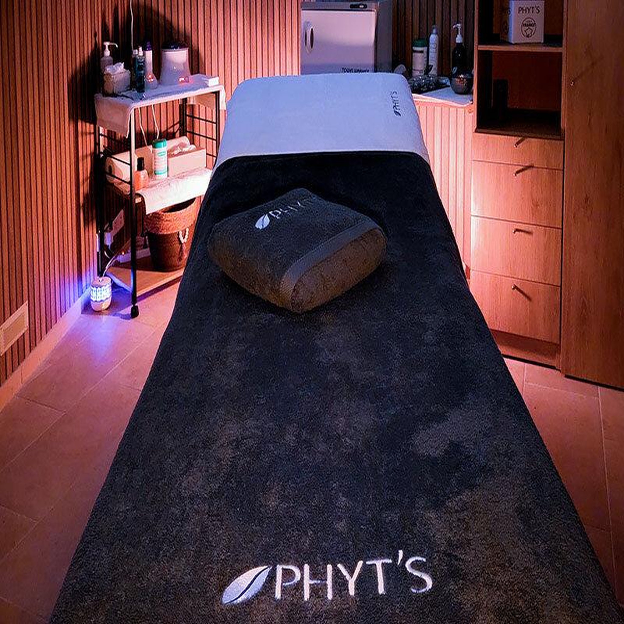 Voir la diapositive 2 : Smartbox 2 jours en hôtel 4* avec massage à Saint-Raphaël - Coffret Cadeau Séjour