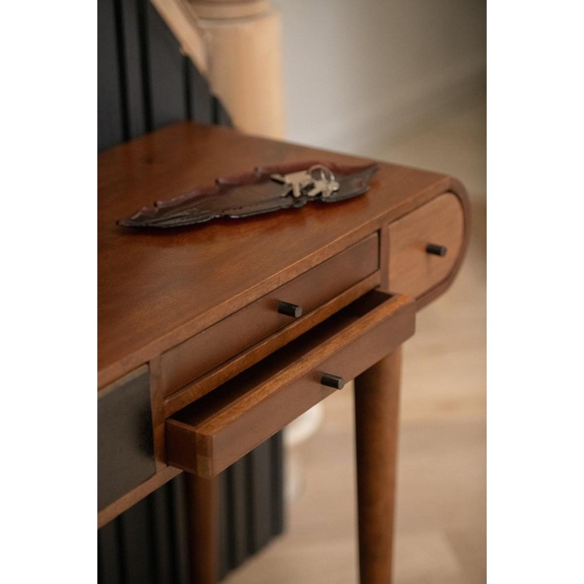 Voir la diapositive 5 : J-LINE Console 5 tiroirs en bois  sixty  120cm naturel