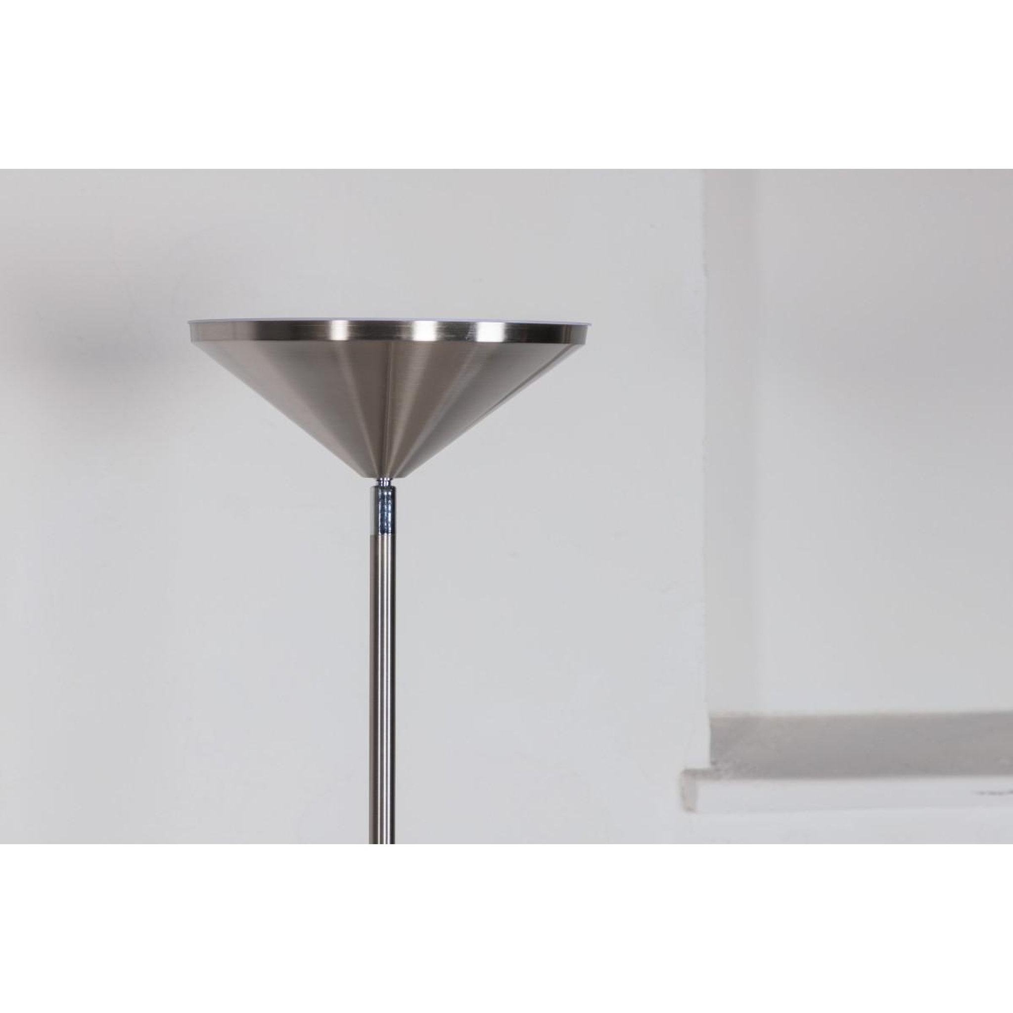 Voir la diapositive 5 : Paris Prix Lampadaire en métal  corong  180cm argent