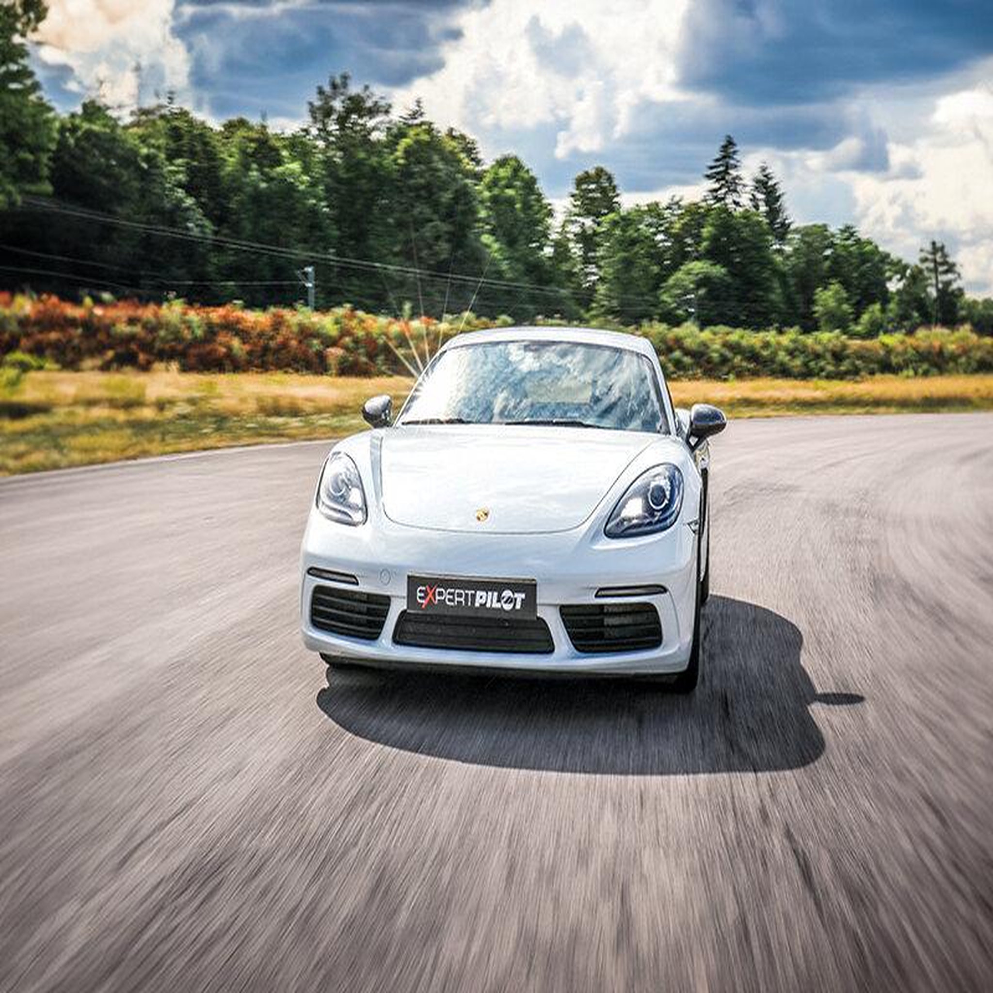 Voir la diapositive 3 : Smartbox Stage de pilotage : 3 tours sur le circuit Geoparc Saint-Dié-Des-Vosges en Porsche Cayman - Coffret Cadeau Sport & Aventure
