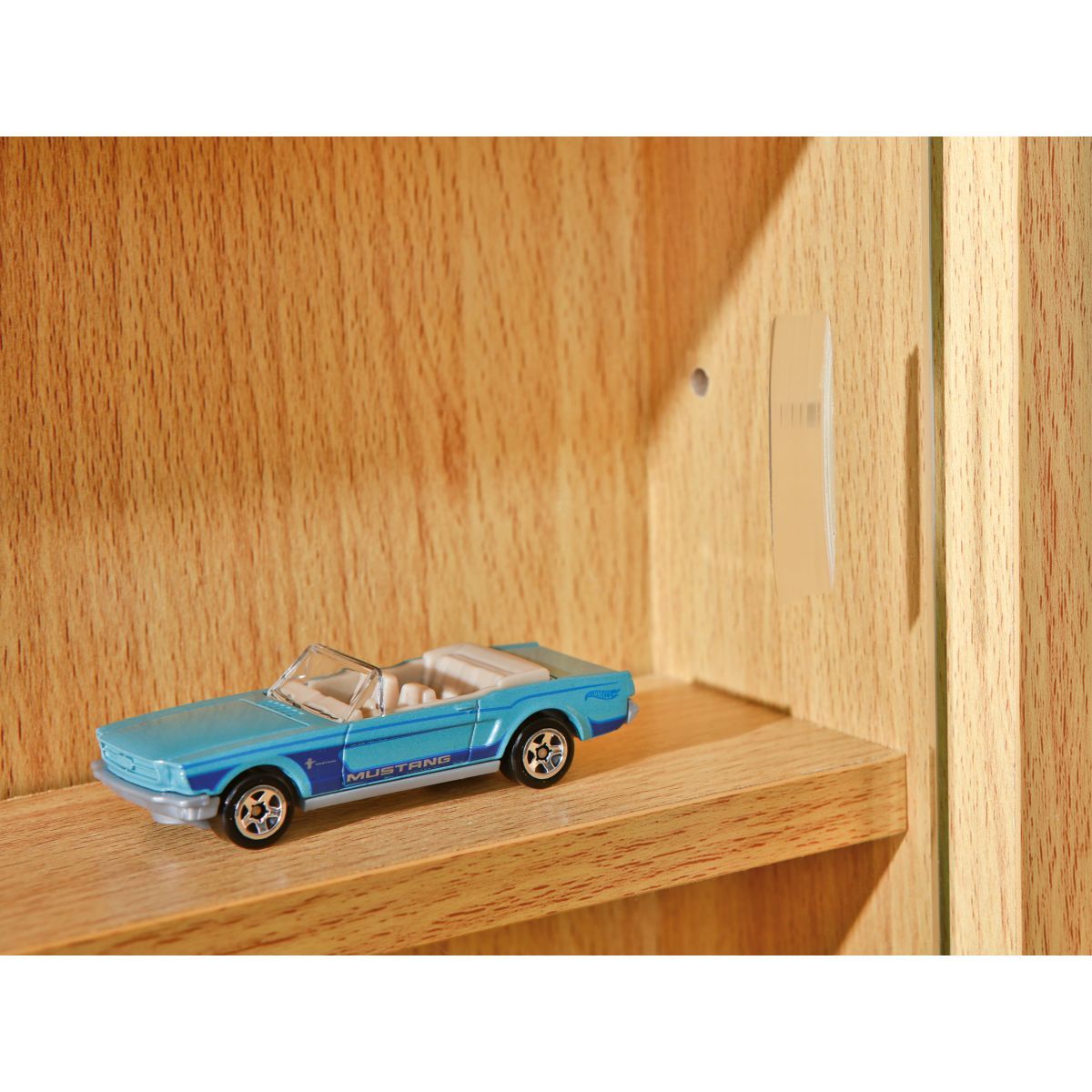 Vitrine pour miniatures  coloris hêtre ULLI