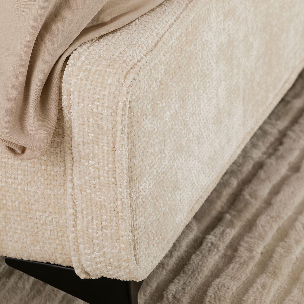 IDIMEX Lit double LEVERDA 140 x 190 cm, revêtement en tissu