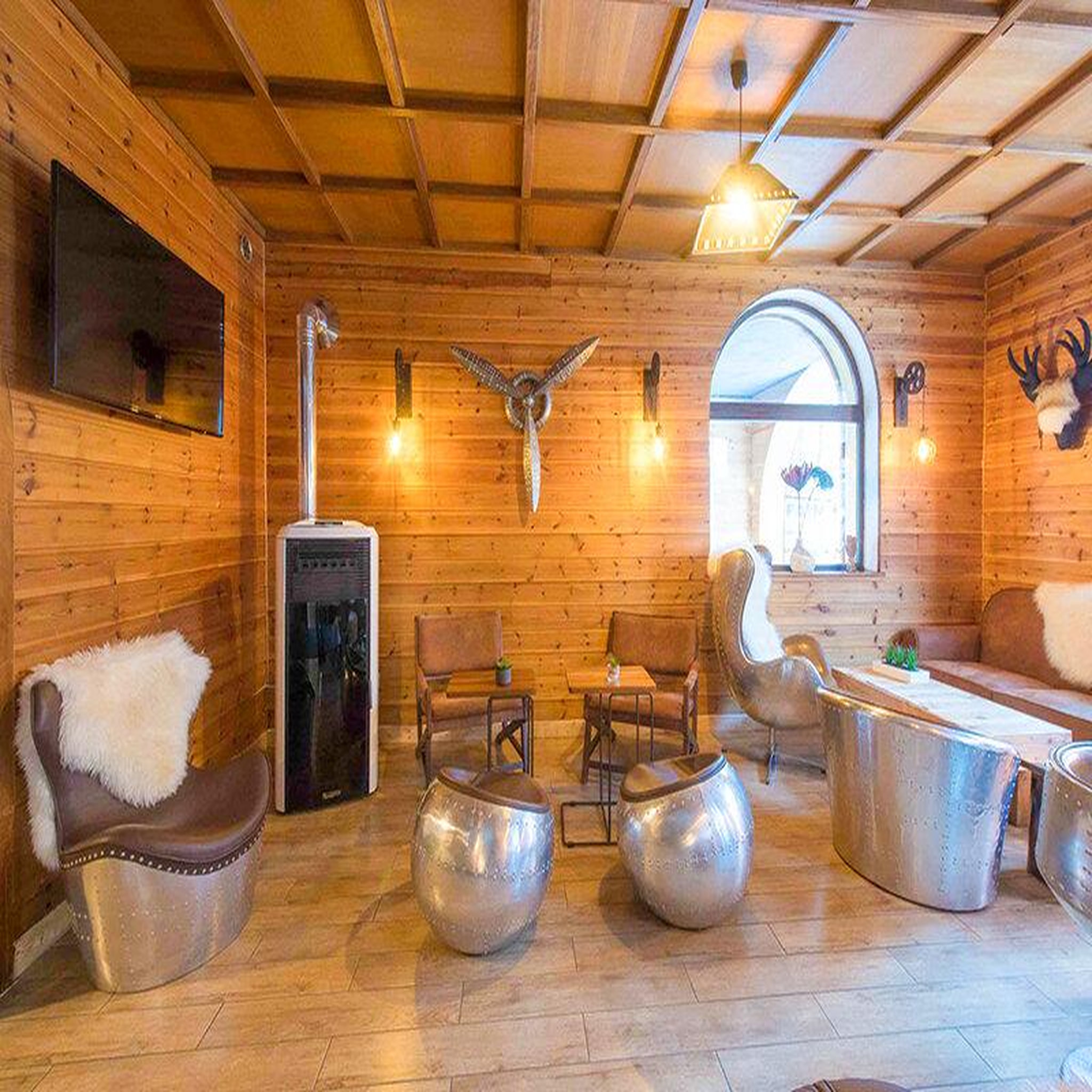 Voir la diapositive 3 : Smartbox 2 jours à risoul en 4* avec modelage d'1h et accès illimité au sauna - coffret cadeau séjour