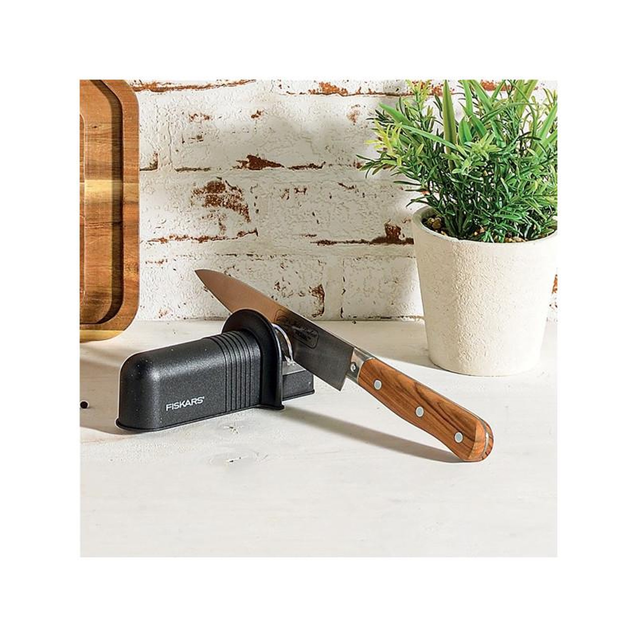 Voir la diapositive 2 : Fiskars AIGUISEUR COUTEAUX ESSENTIAL FISKAR FISKARS - 1065598