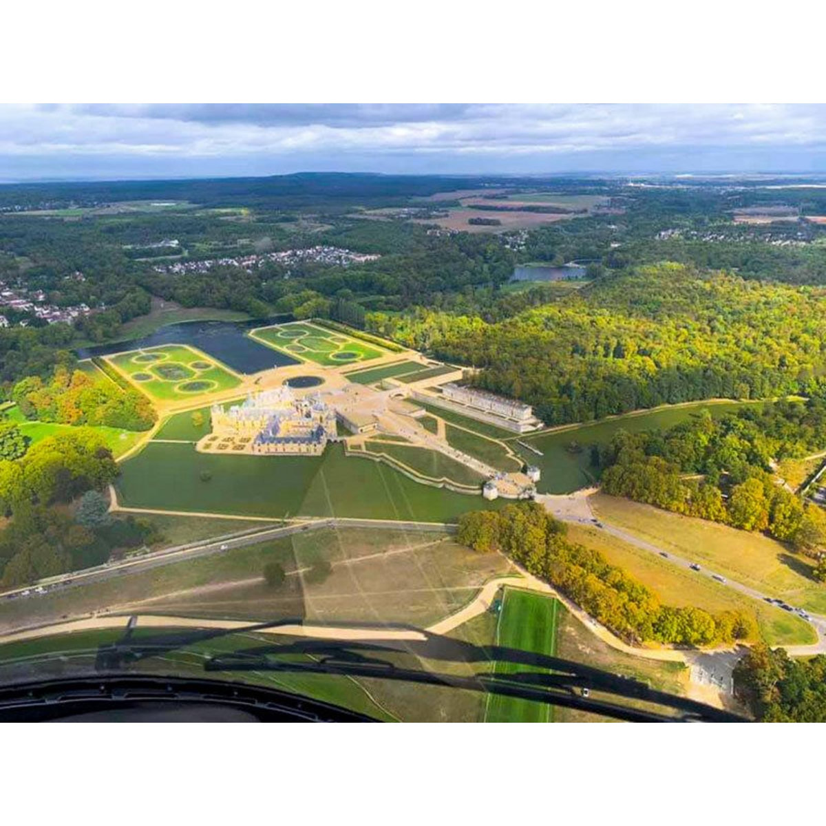 Smartbox Vol en hélicoptère de 20 min au-dessus de la vallée de la Chevreuse - Coffret Cadeau Sport & Aventure