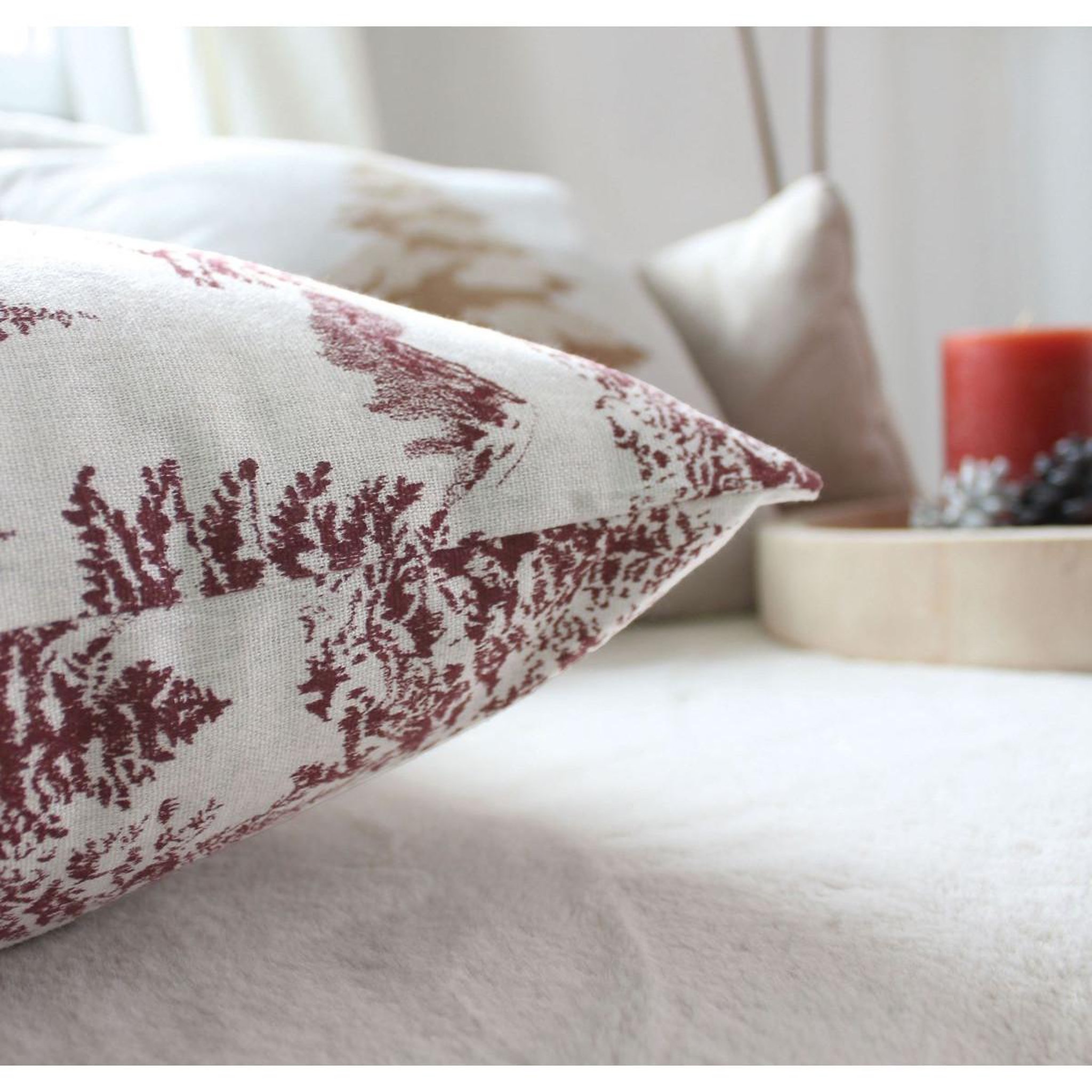 Voir la diapositive 2 : ENJOY HOME Coussin déco de noël  ebène  40x40cm écru & rouge