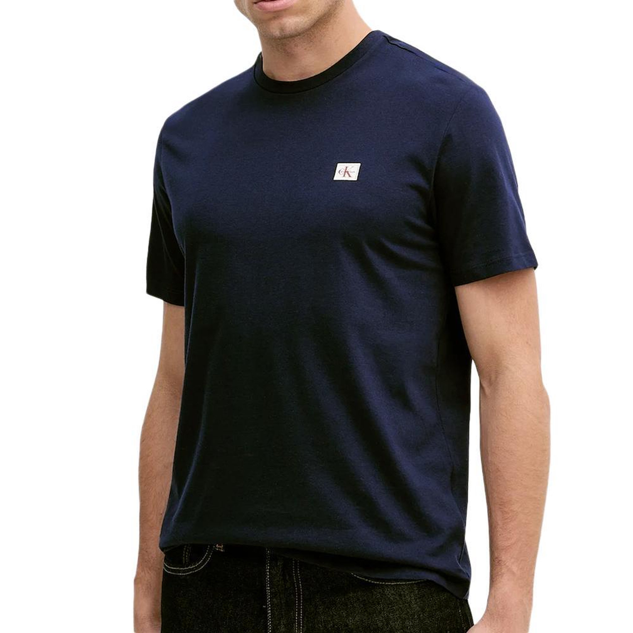 CALVIN KLEIN JEANS T-Shirt Marine Homme Calvin Klein Jeans Badge 30s. Coloris disponibles : Bleu