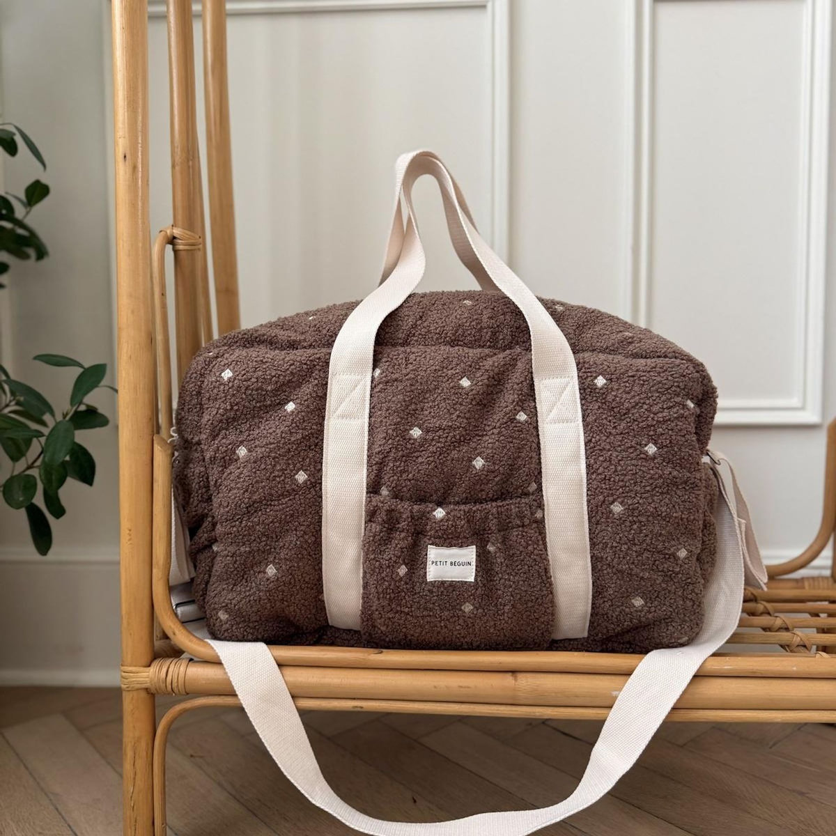 Petit Béguin Sac à langer en sherpa Câlins