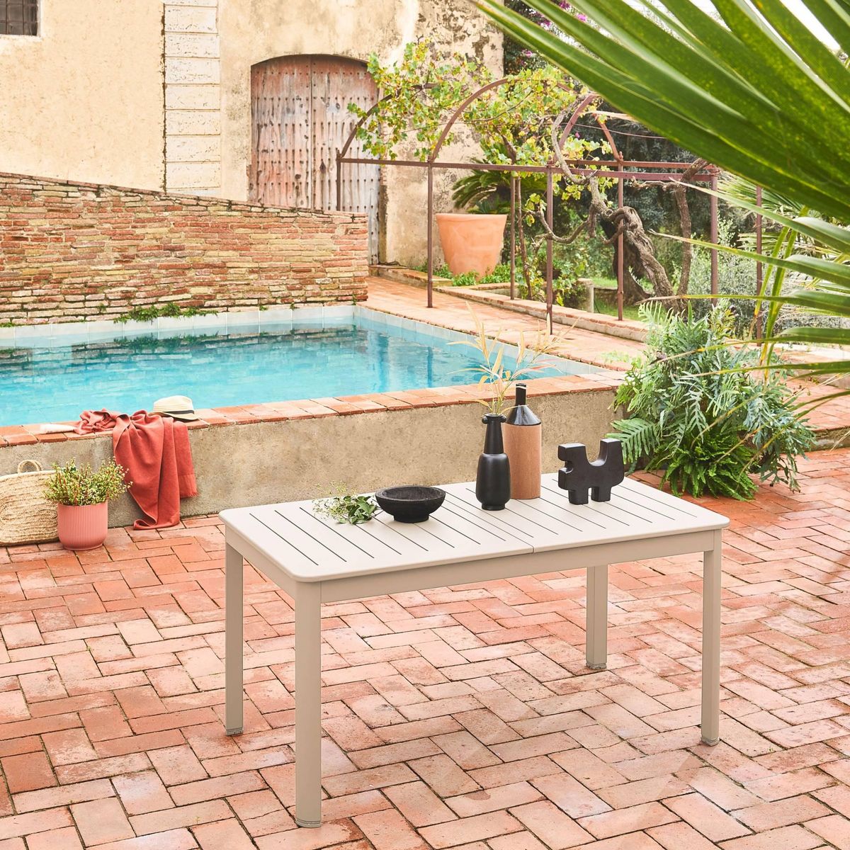 SWEEEK Table de jardin SEATTLE extensible aluminium, 6 places, 155 / 218,5 x 89 x 75 cm