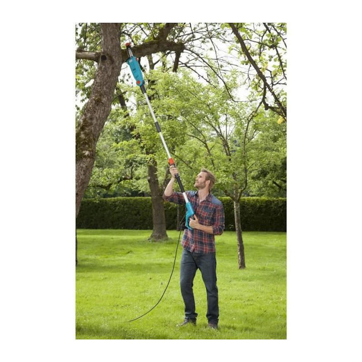 Gardena GARDENA Elagueuse sur perche TCS 720/20 - 720W - Longueur guide chaine 20cm - Tete inclinable - Manche telescopique 4.4m - 8868-