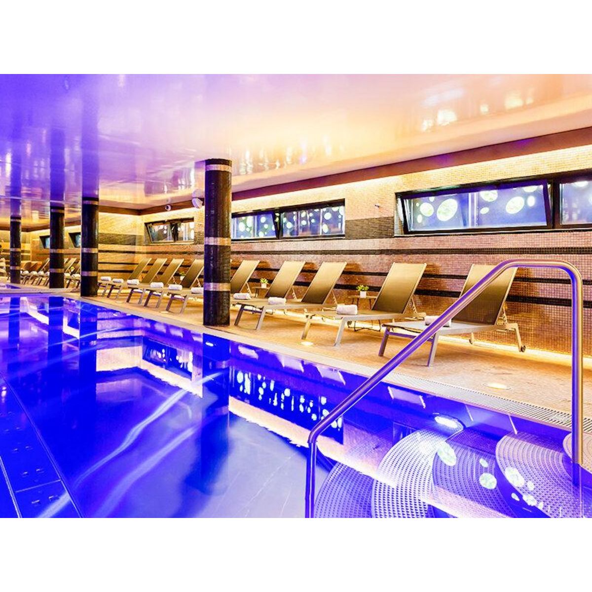 Smartbox Séjour luxueux à Lille : 2 jours en hôtel 5* avec parenthèse bien-être - Coffret Cadeau Séjour