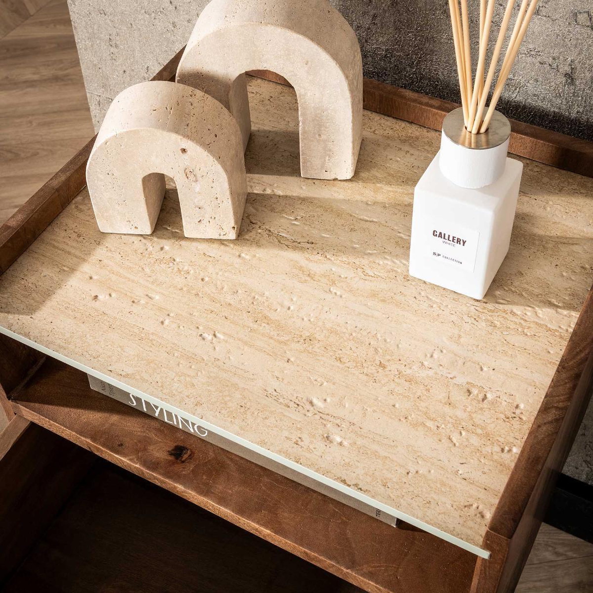 Voir la diapositive 5 : JLC KREATION Table de chevet en bois massif roccia l