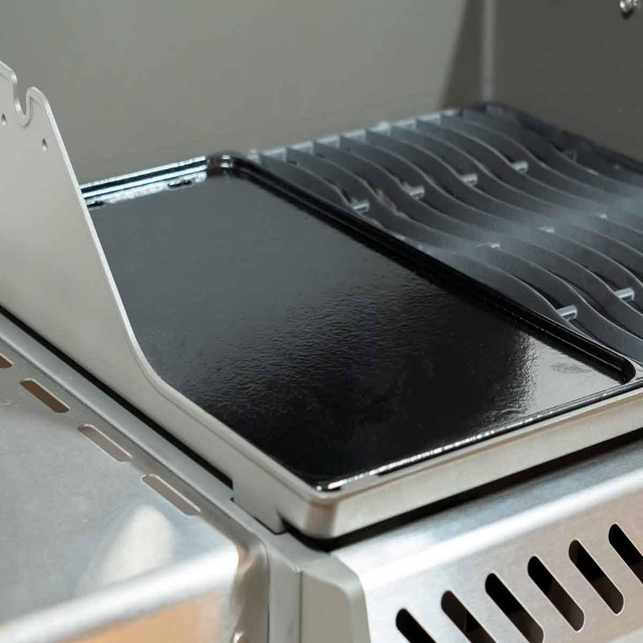 Voir la diapositive 3 : NAPOLEON Plaque plancha pour barbecue pour rogue 365 / 525 - napoleon