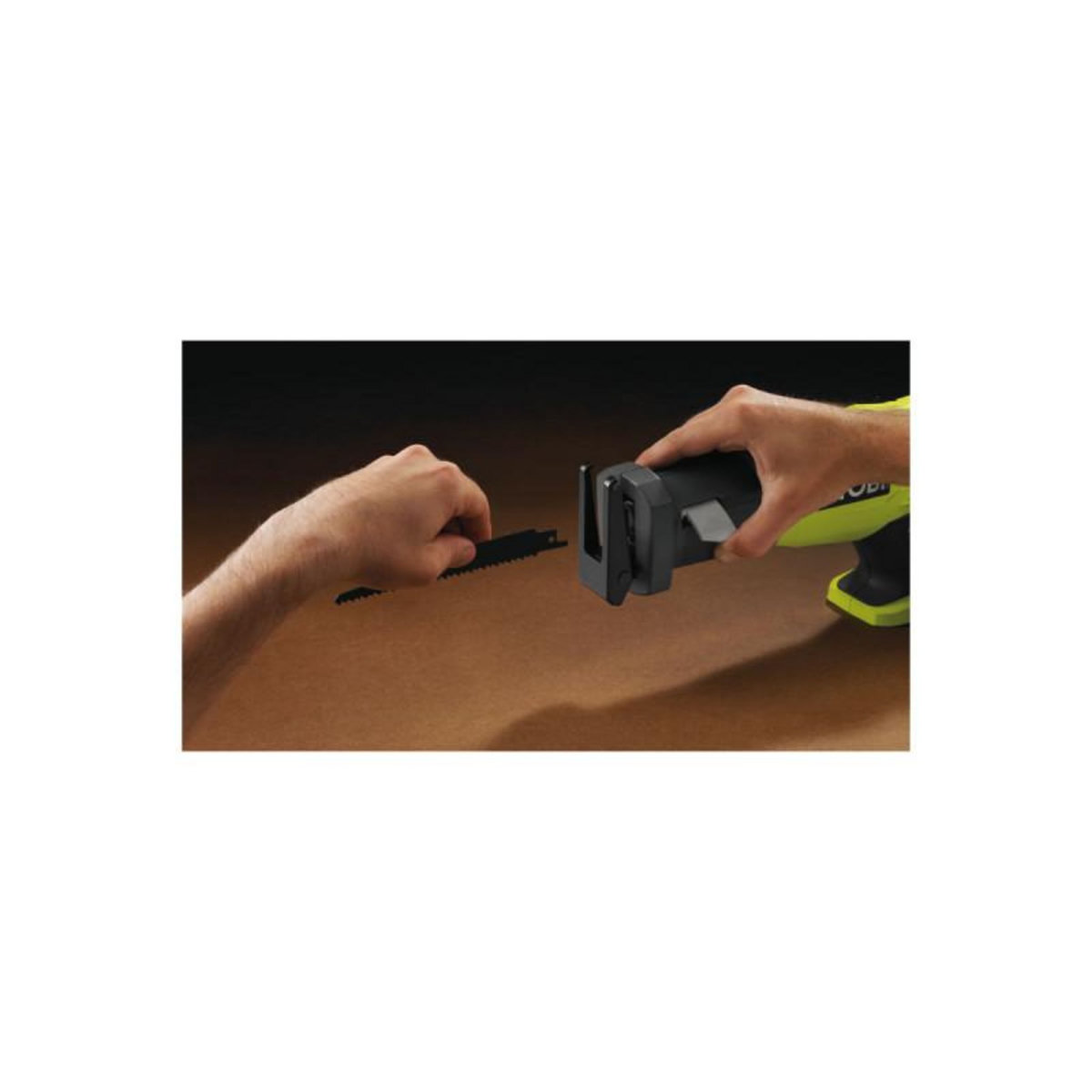 Ryobi Pack RYOBI Scie sabre RRS1801M - 18V One+ - 1 Batterie 2.0Ah - 1 Chargeur rapide