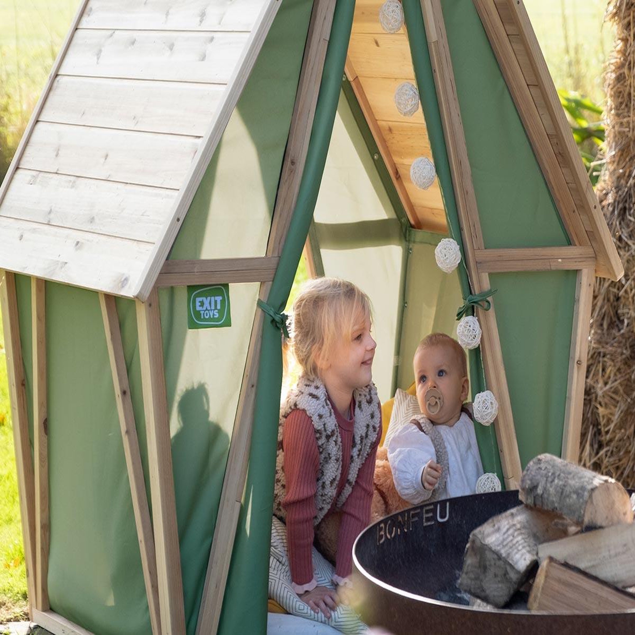 Voir la diapositive 3 : EXIT TOYS Maisonnette en bois pour enfants Yuki 100 - Exit Toys