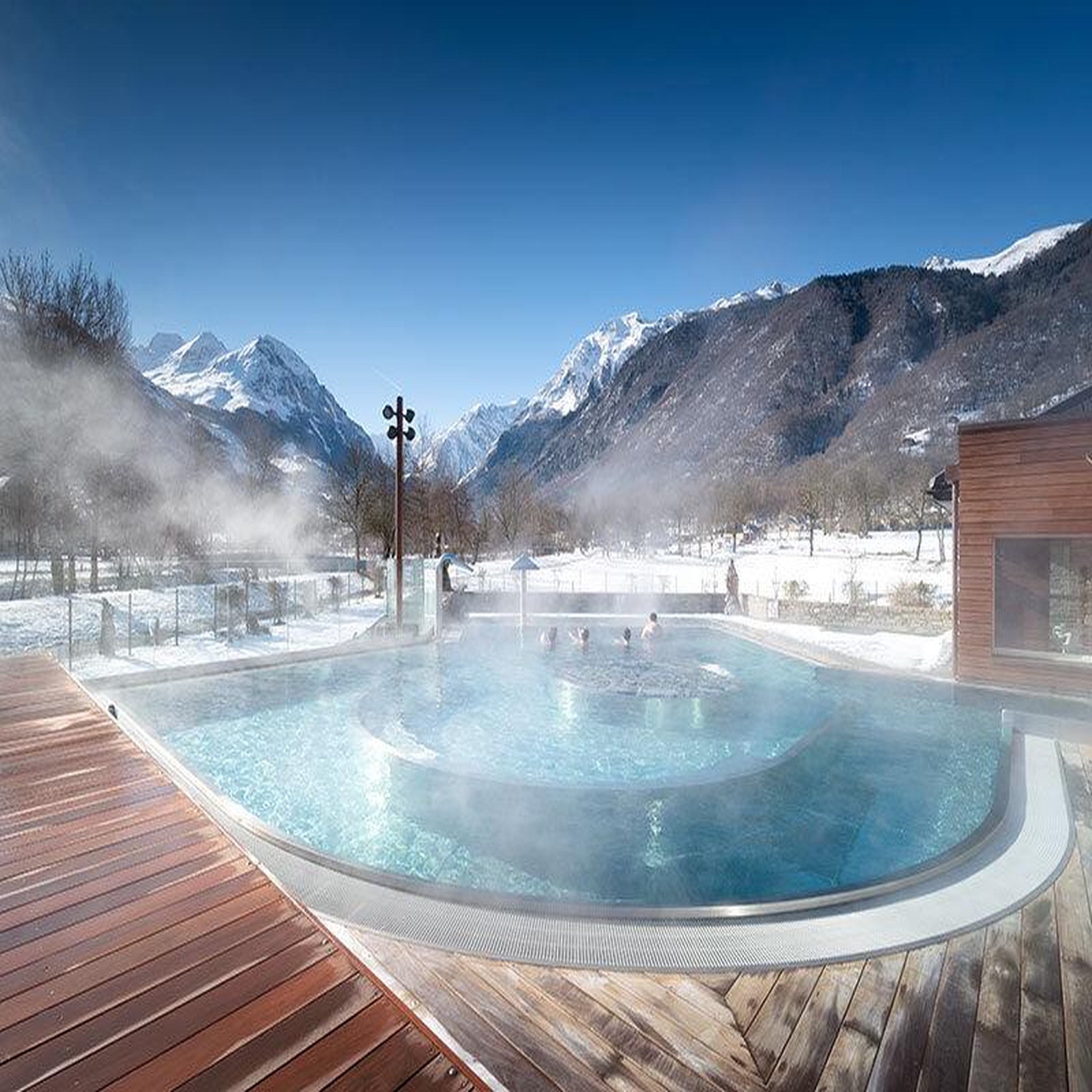 Voir la diapositive 3 : Smartbox Parenthèse détente : accès aux cinq bains d'eau thermale et repas en duo dans les pyrénées - coffret cadeau bien-être