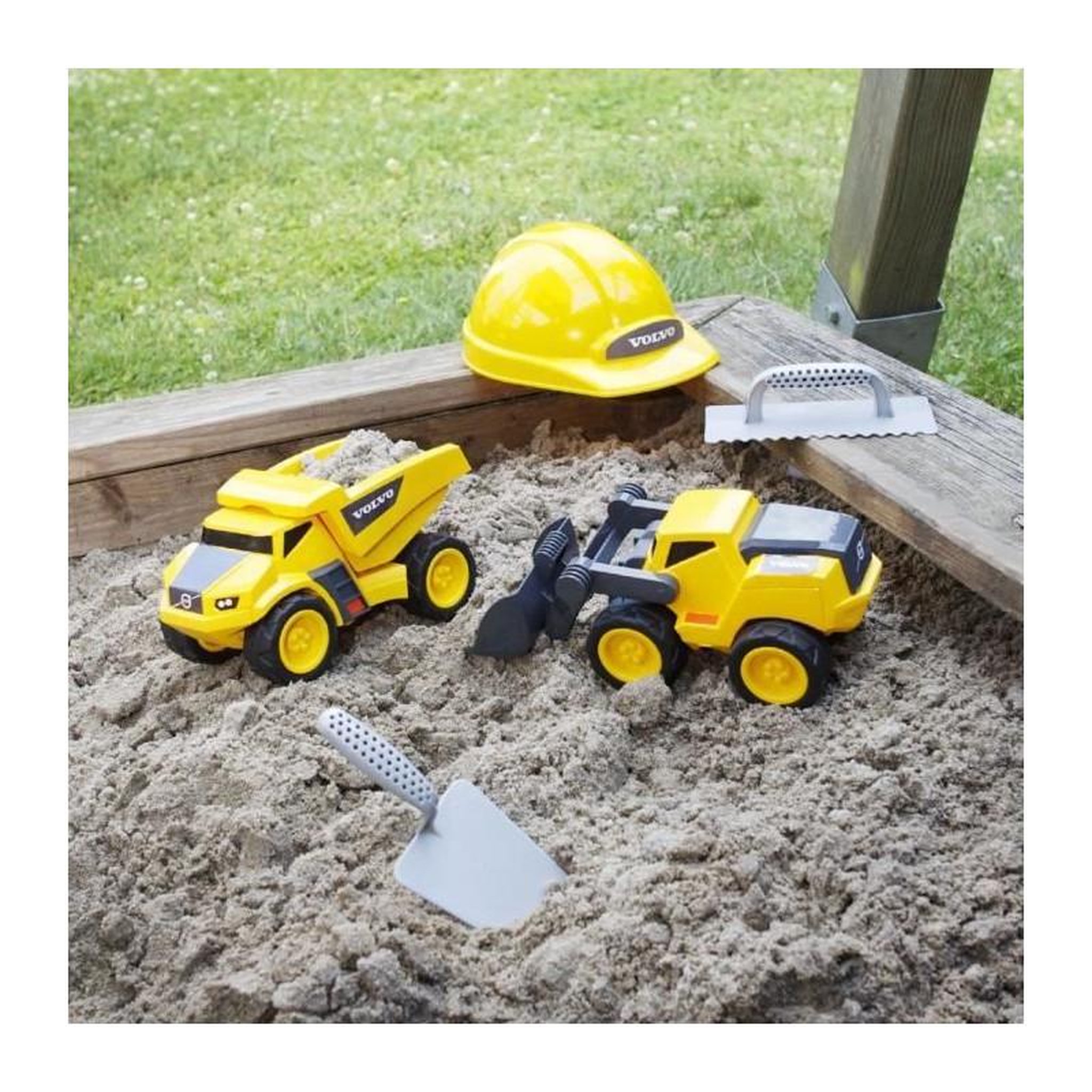 Voir la diapositive 2 : Klein Jouet de chantier - KLEIN - Set de chantier Volvo Power avec casque, 5 pieces - Plastique de grande qualité, tres résistant.
