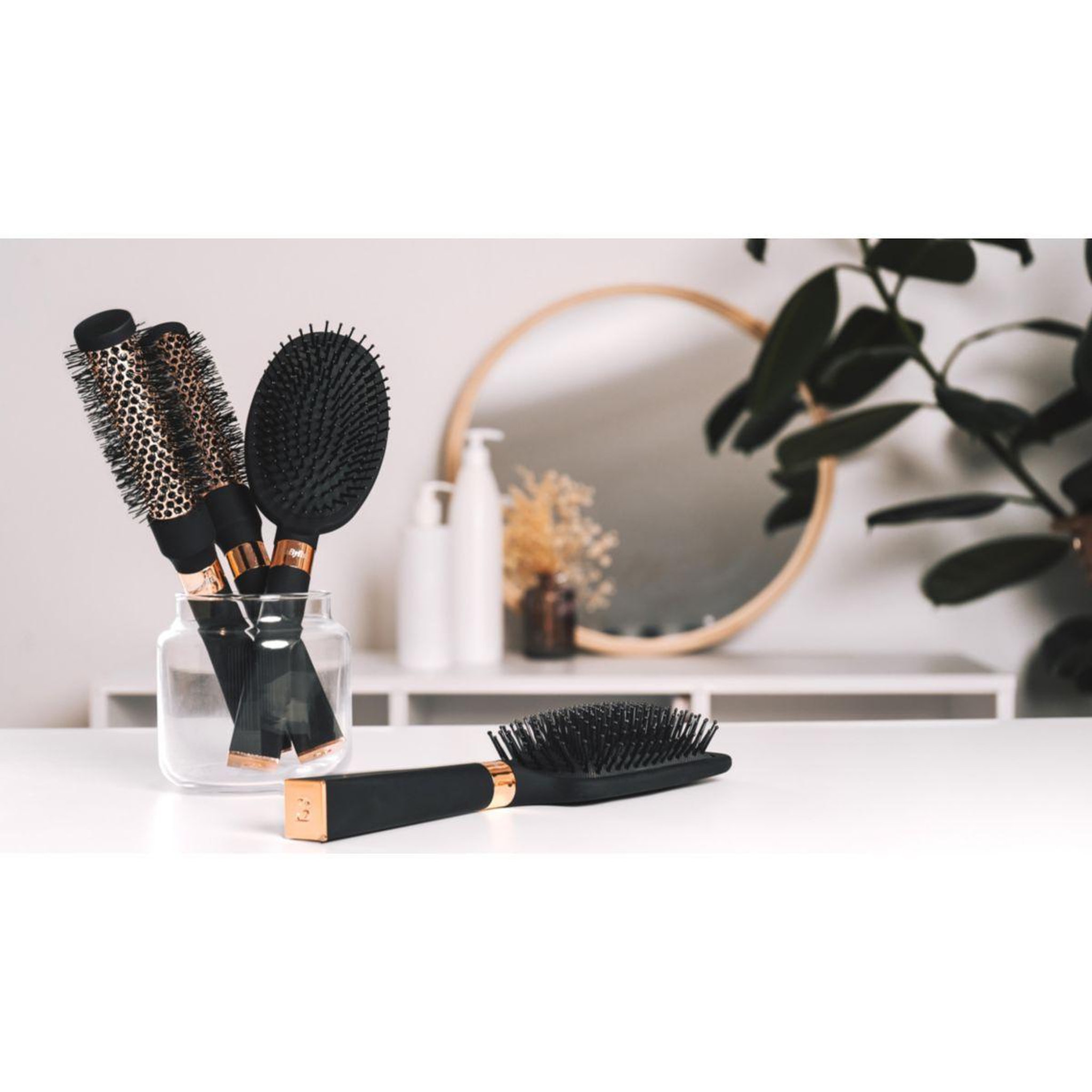 Voir la diapositive 4 : BABYLISS Miroir PETIT LUMINEUX AVEC VENTOUSE X10