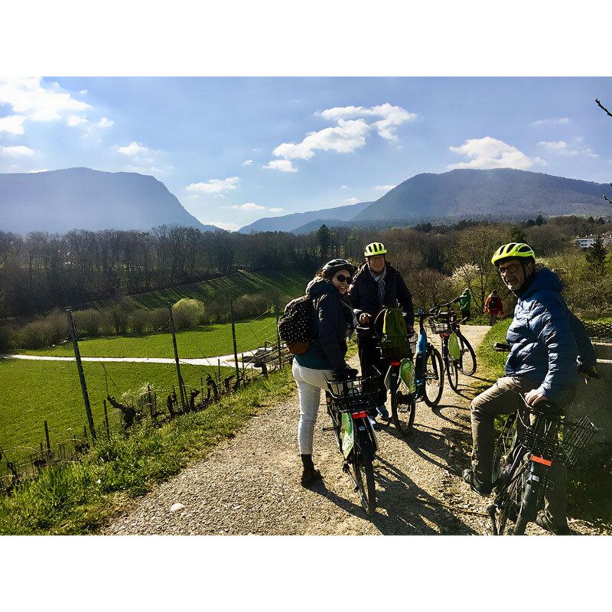 Smartbox Balade à vélo de 4h avec dégustation de vins au pays de Neuchâtel - Coffret Cadeau Sport & Aventure