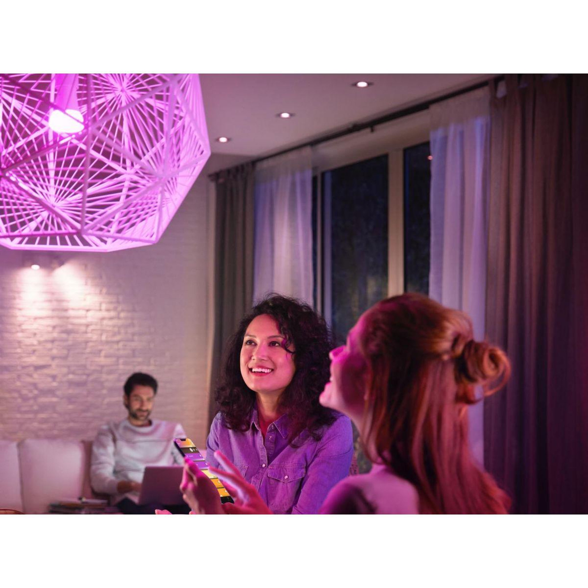 Voir la diapositive 2 : Philips Ampoule LED connectée HUE W&C E27 60W x2