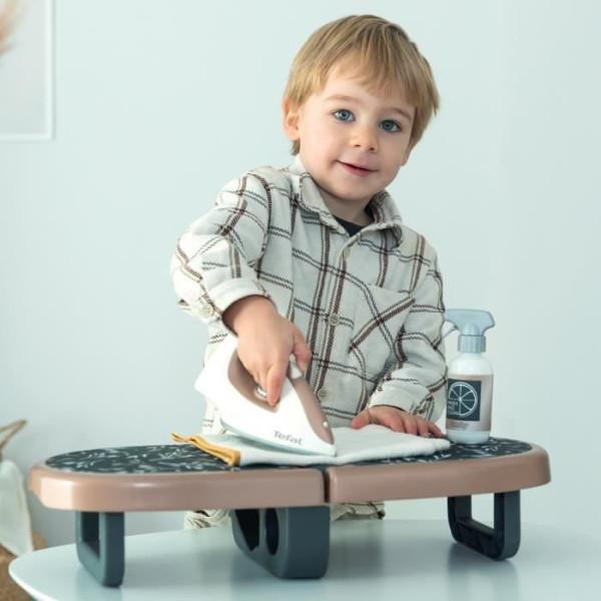 Voir la diapositive 2 : SMOBY SMOBY - Tefal - Planche a Repasser pliable - des 3 ans
