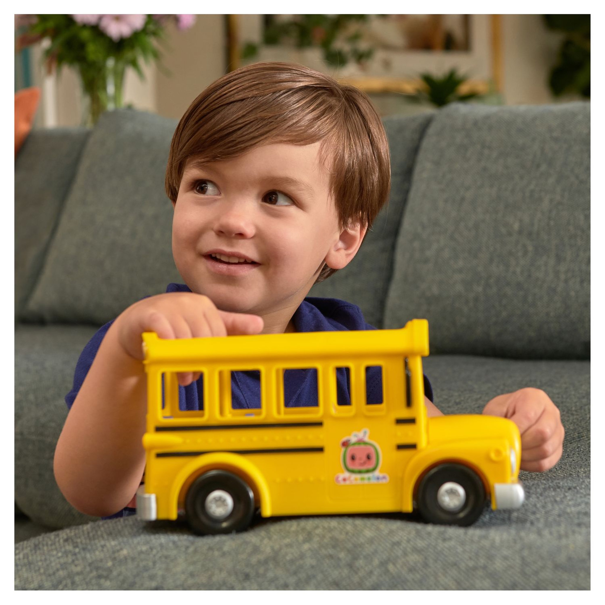 Voir la diapositive 2 : BANDAI Bus Scolaire Musical 