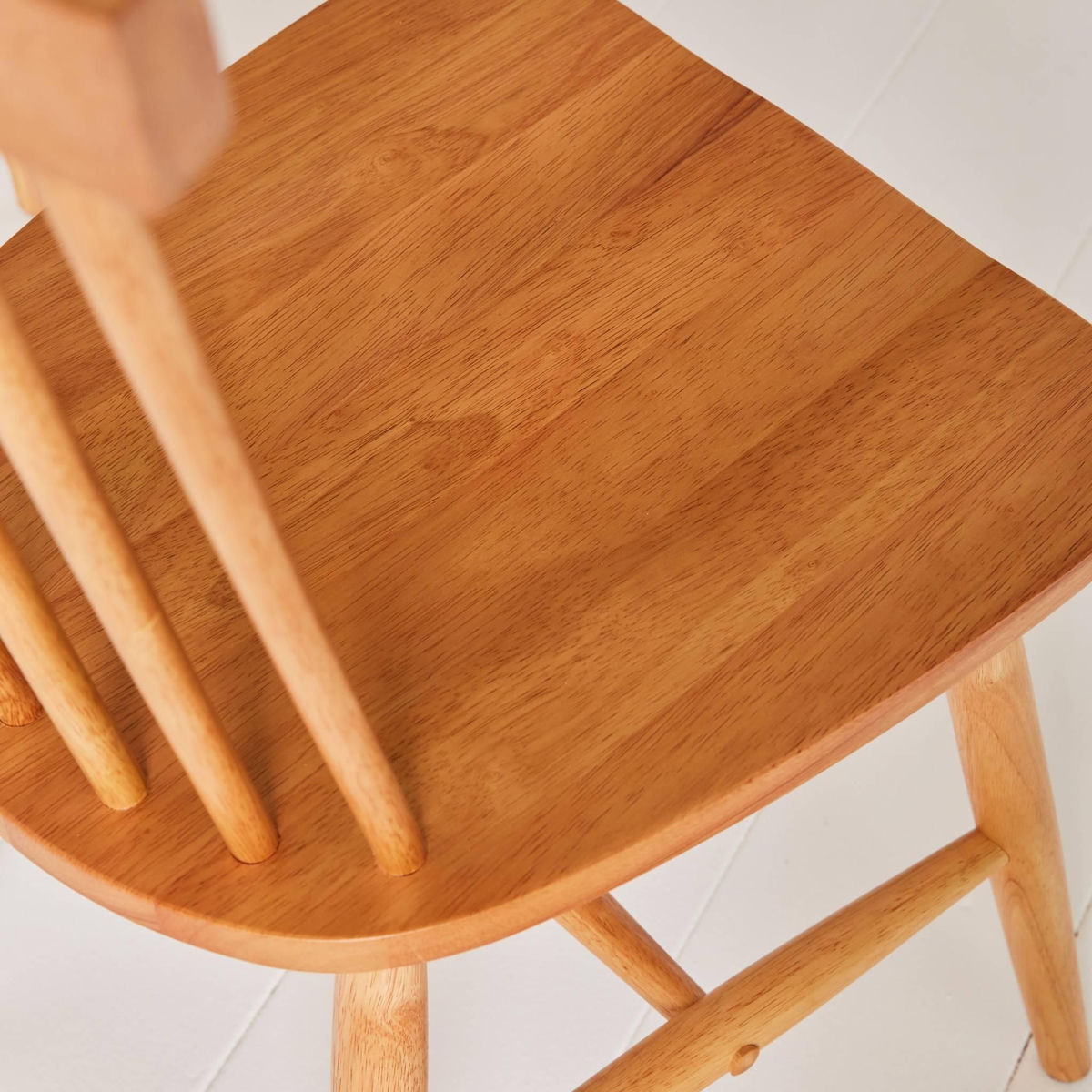 SWEEEK Lot de 4 chaises naturelles à barreaux en bois d'hévéa. ROMIE. L 50.8 x P 44.2 x H 90cm