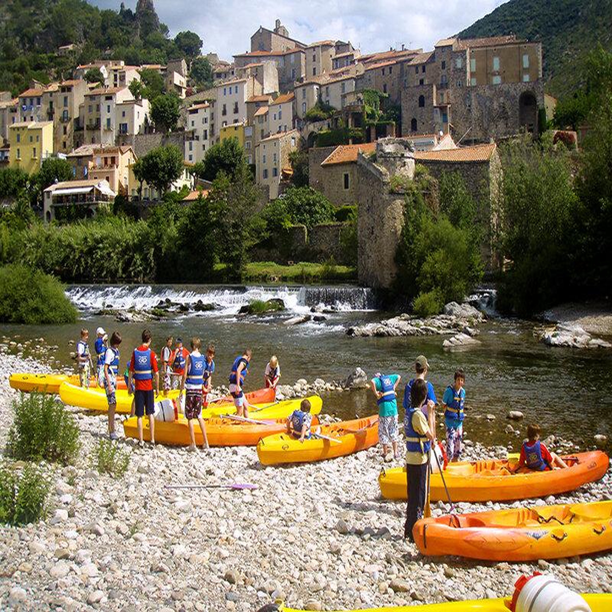 Voir la diapositive 4 : Smartbox 4h de balade en canoë près de béziers pour 2 personnes - coffret cadeau sport & aventure