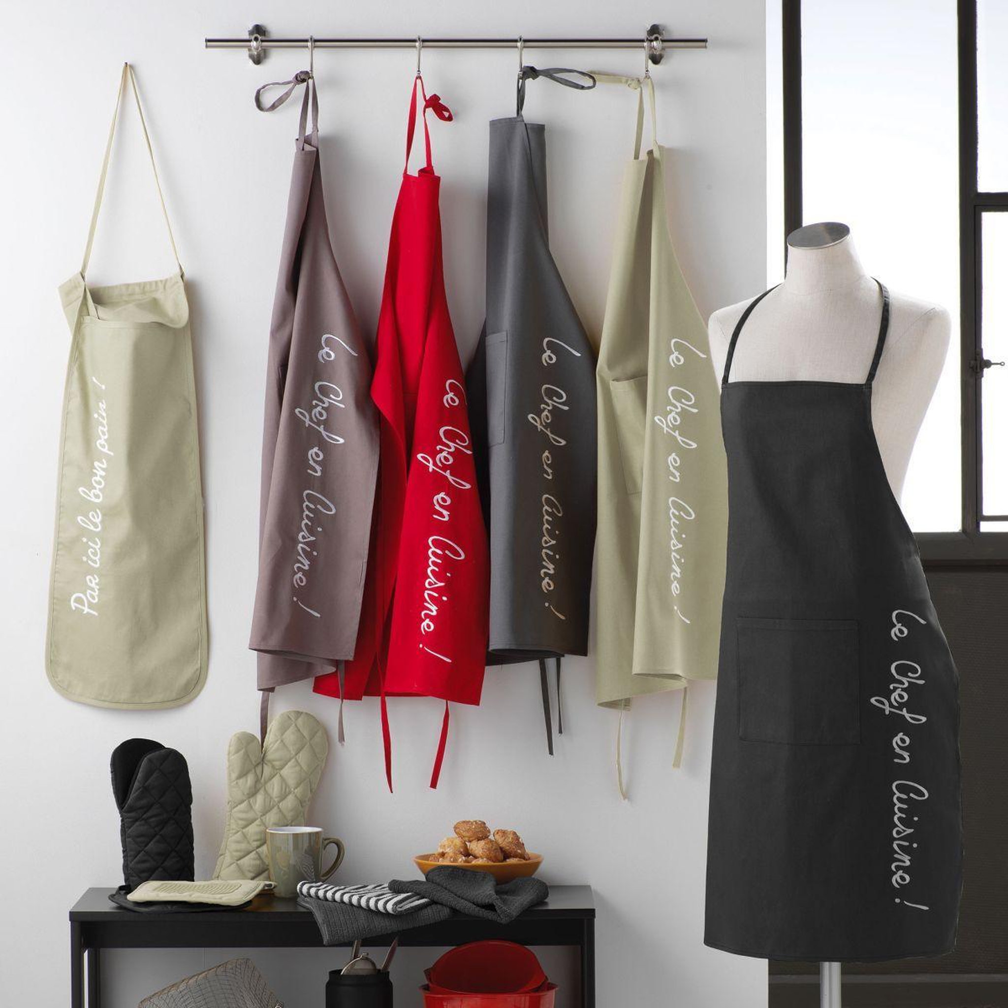 Voir la diapositive 2 : Douceur d'Intérieur Gant de cuisine pince  cuistot  24cm lin