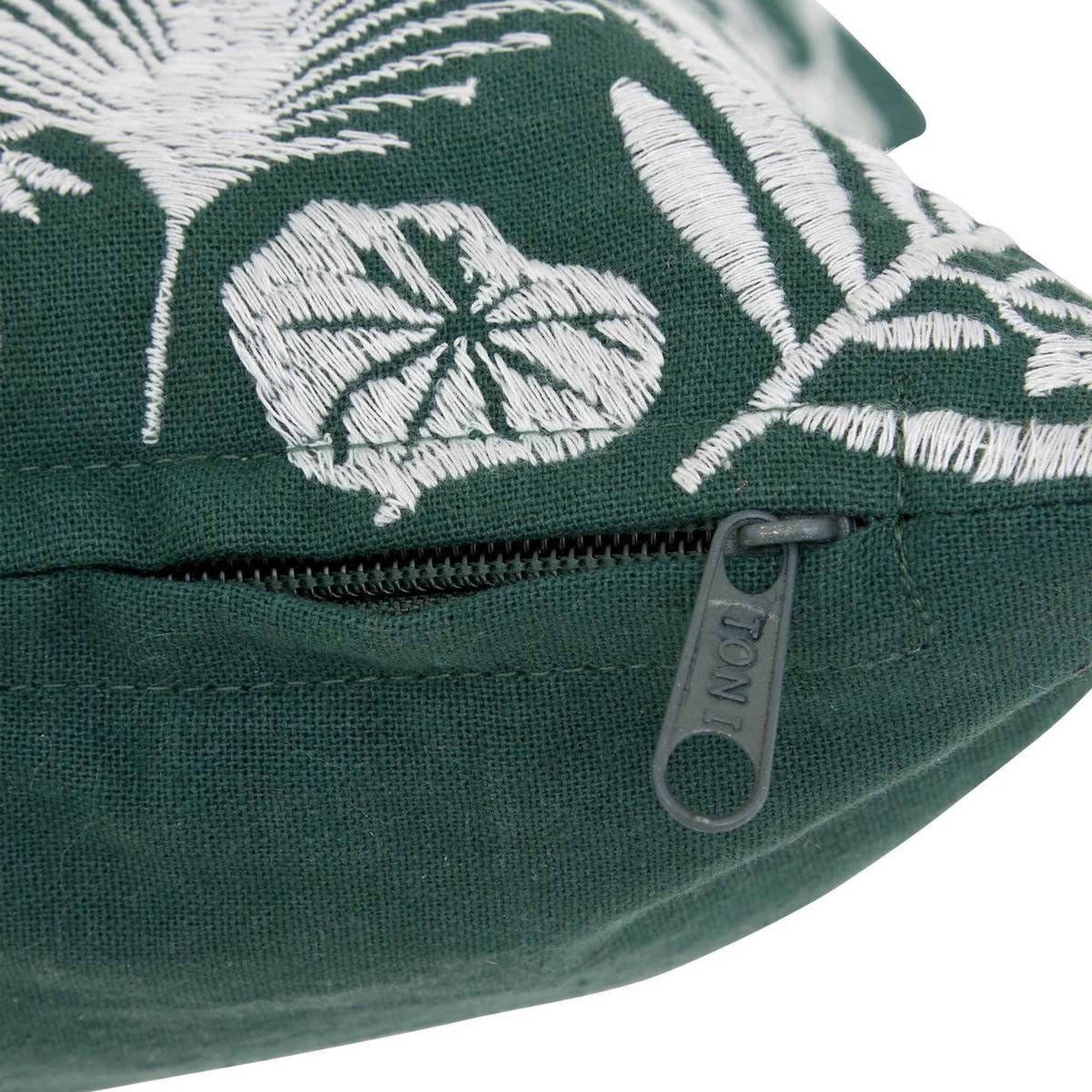 Voir la diapositive 2 : ATMOSPHERA Coussin déco brodé  the palm resort  45x45cm vert