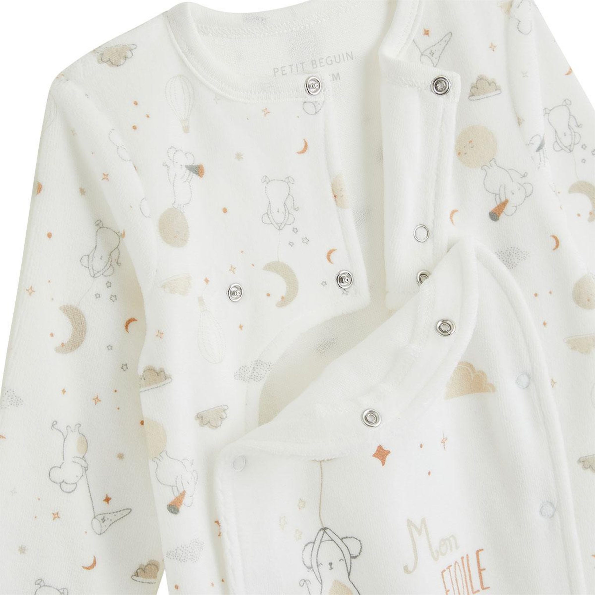 Voir la diapositive 2 : Petit Béguin Kit naissance 3 pièces pyjama, body et doudou bébé eliah