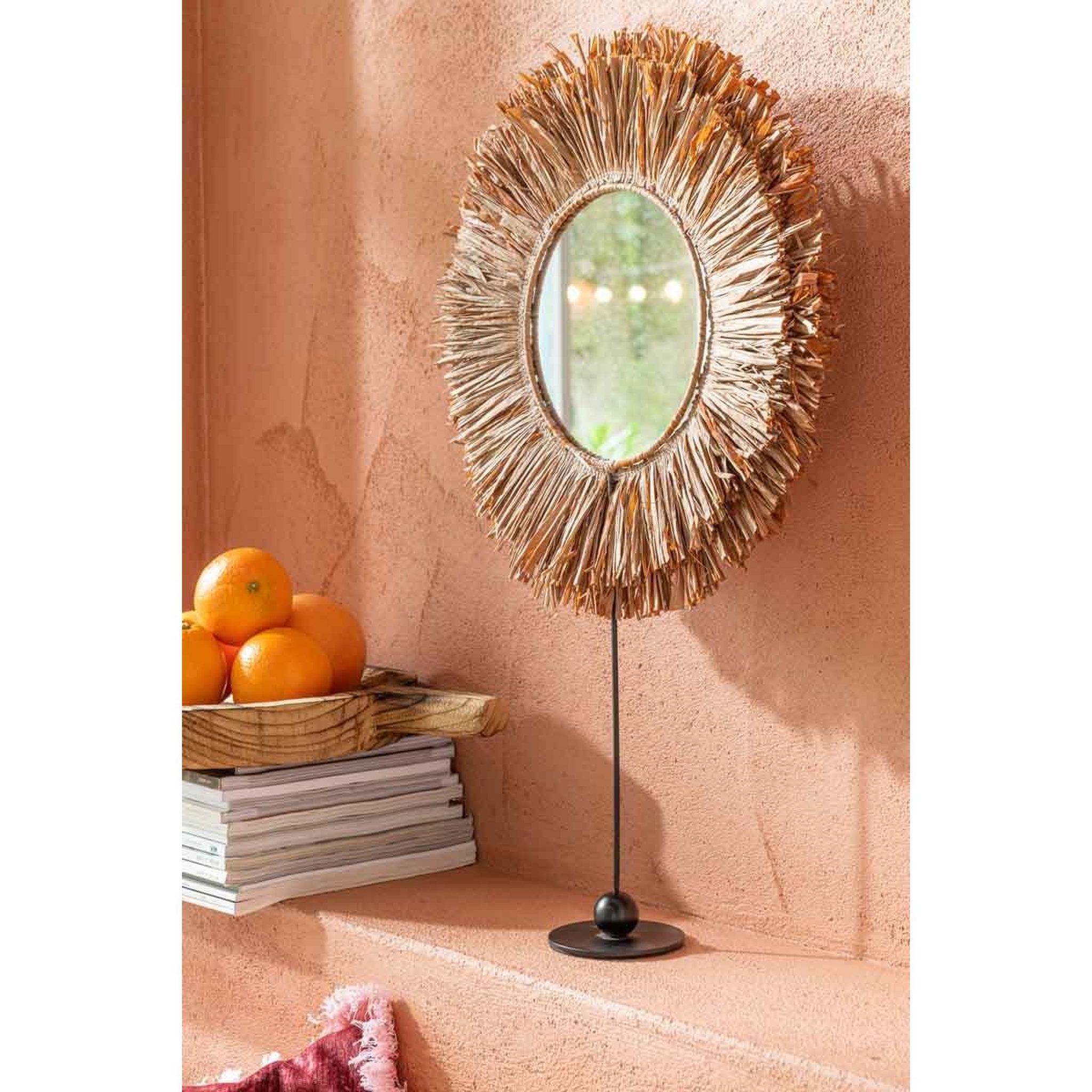 Voir la diapositive 2 : J-LINE Miroir sur Pied en Raphia  Saffron  50cm Marron