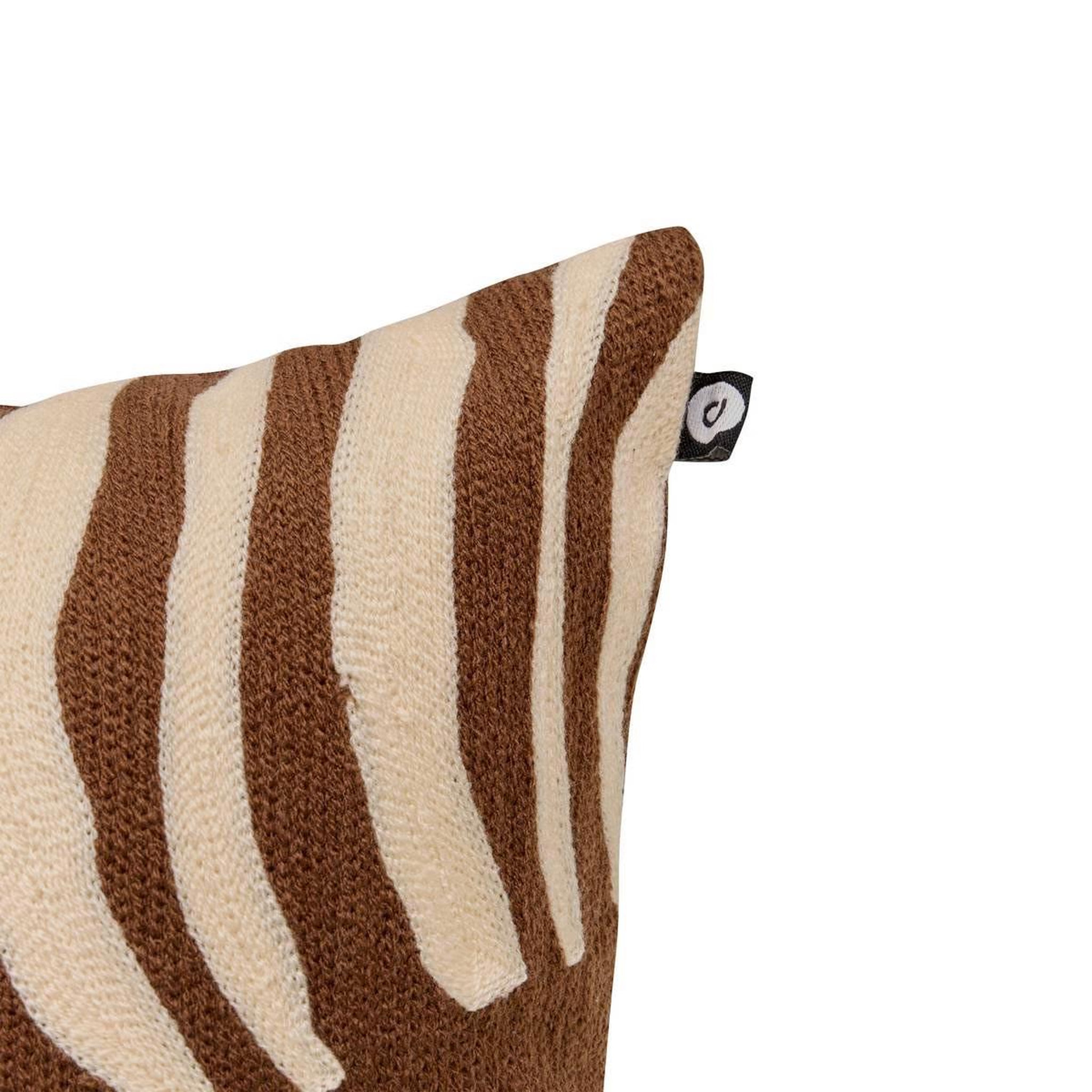 Voir la diapositive 2 : ATMOSPHERA Coussin déco brodé  hary  30x50cm marron