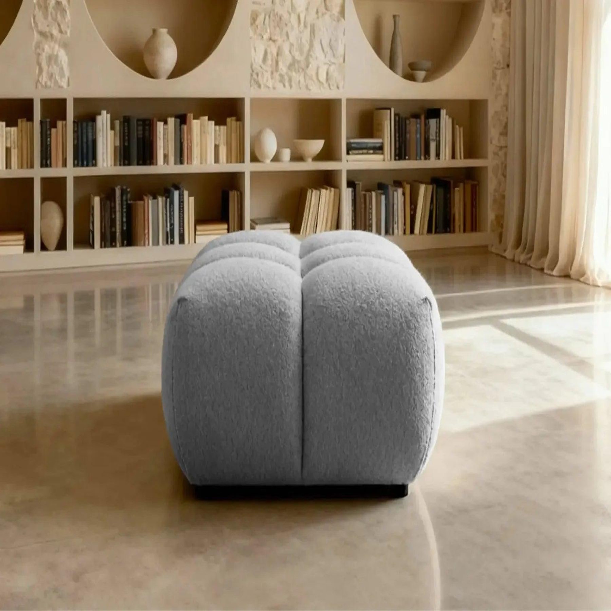 Voir la diapositive 3 : CASANOVA PARIS Alexia - pouf tissu bouclette