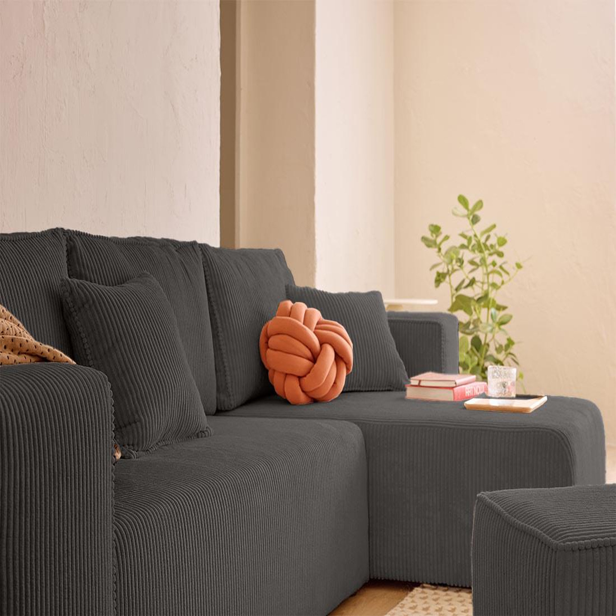 Voir la diapositive 6 : BEST MOBILIER Topaze - canapé d'angle réversible 4 places - convertible avec coffre, tablette et poufs - en velours côtelé