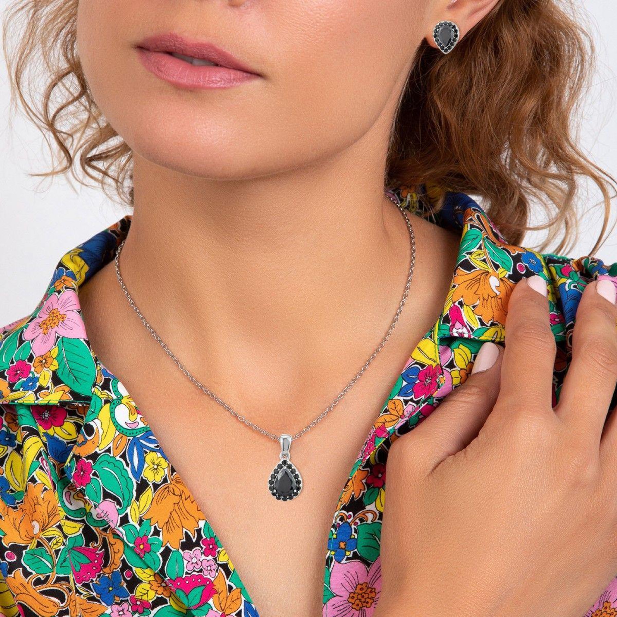 Voir la diapositive 2 : SC CRYSTAL Parure collier et boucles d'oreilles par SC Crystal