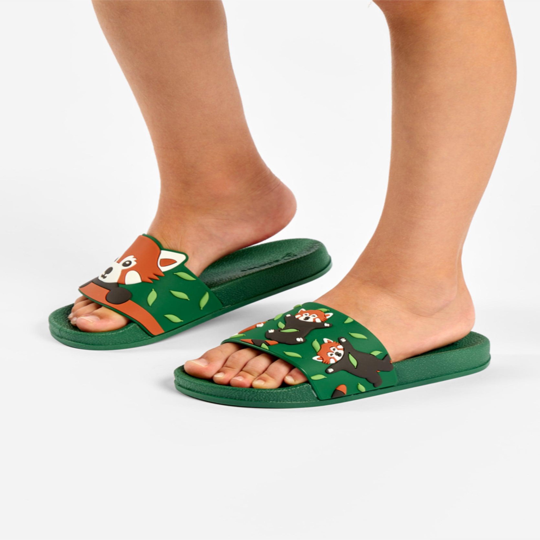 Voir la diapositive 2 : DEDOLES Claquettes enfants panda roux