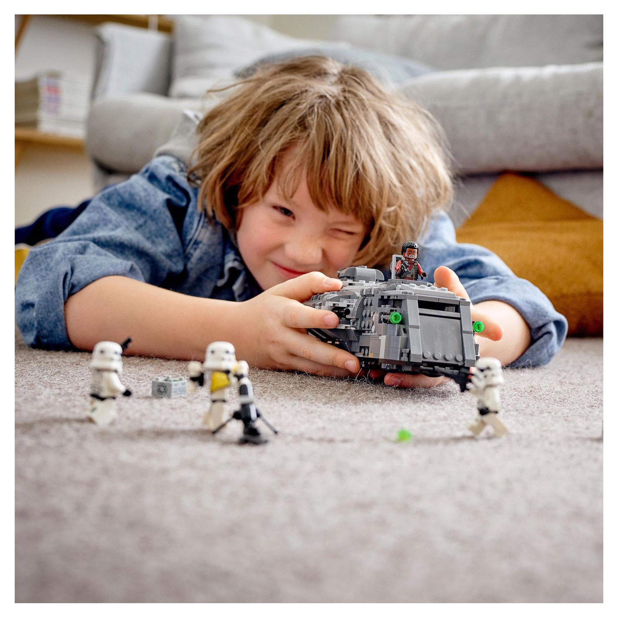 Voir la diapositive 7 : LEGO Star Wars 75311 Le Maraudeur Blindé Impérial dès 8 ans