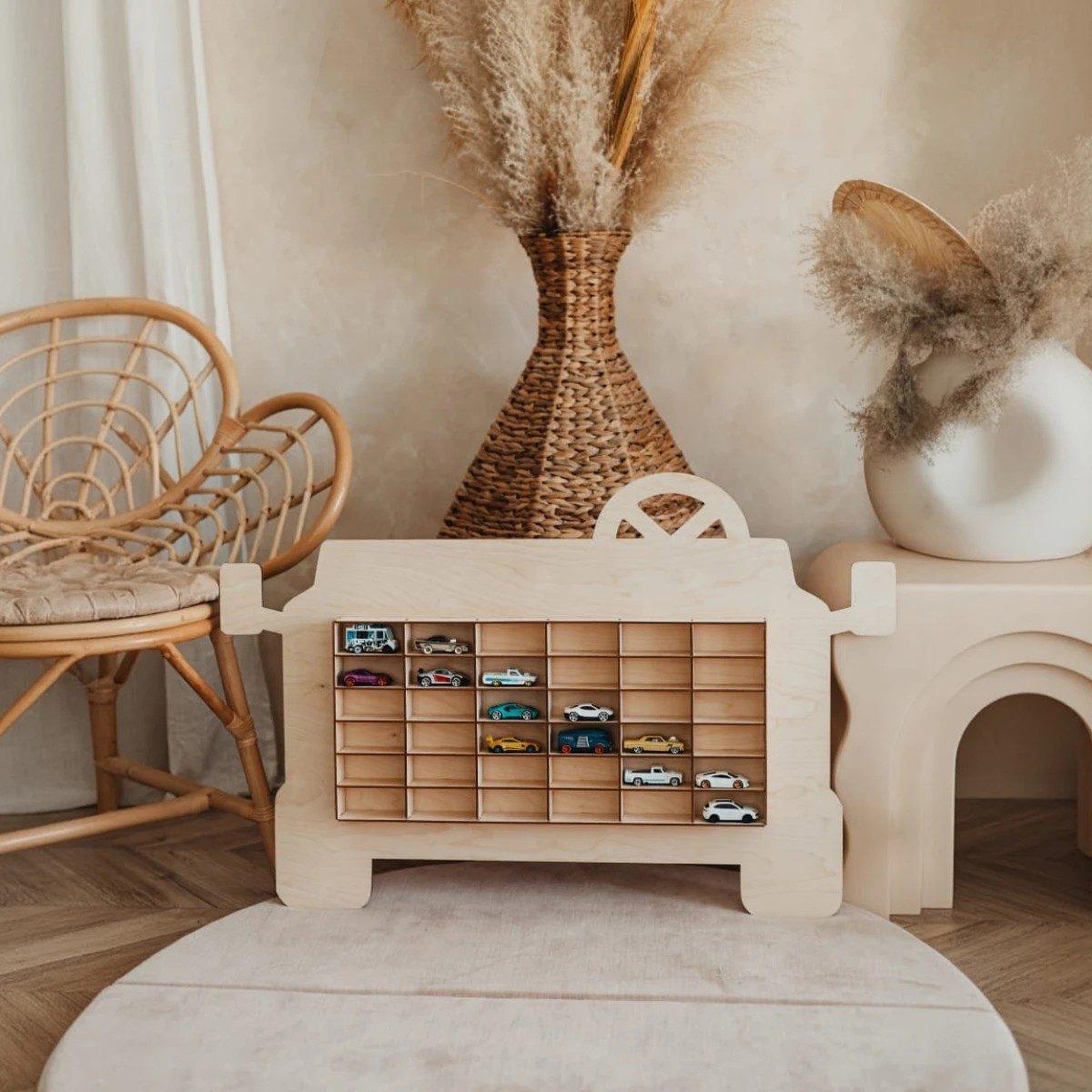 Voir la diapositive 2 : MONIO FOR KIDS Étagère à voitures en bois Safari, 36 emplacements