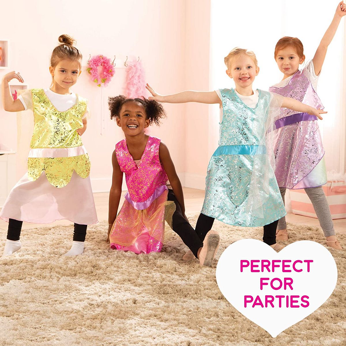 TOMY Coffret cadeau 4 robes-tabliers à collectionner