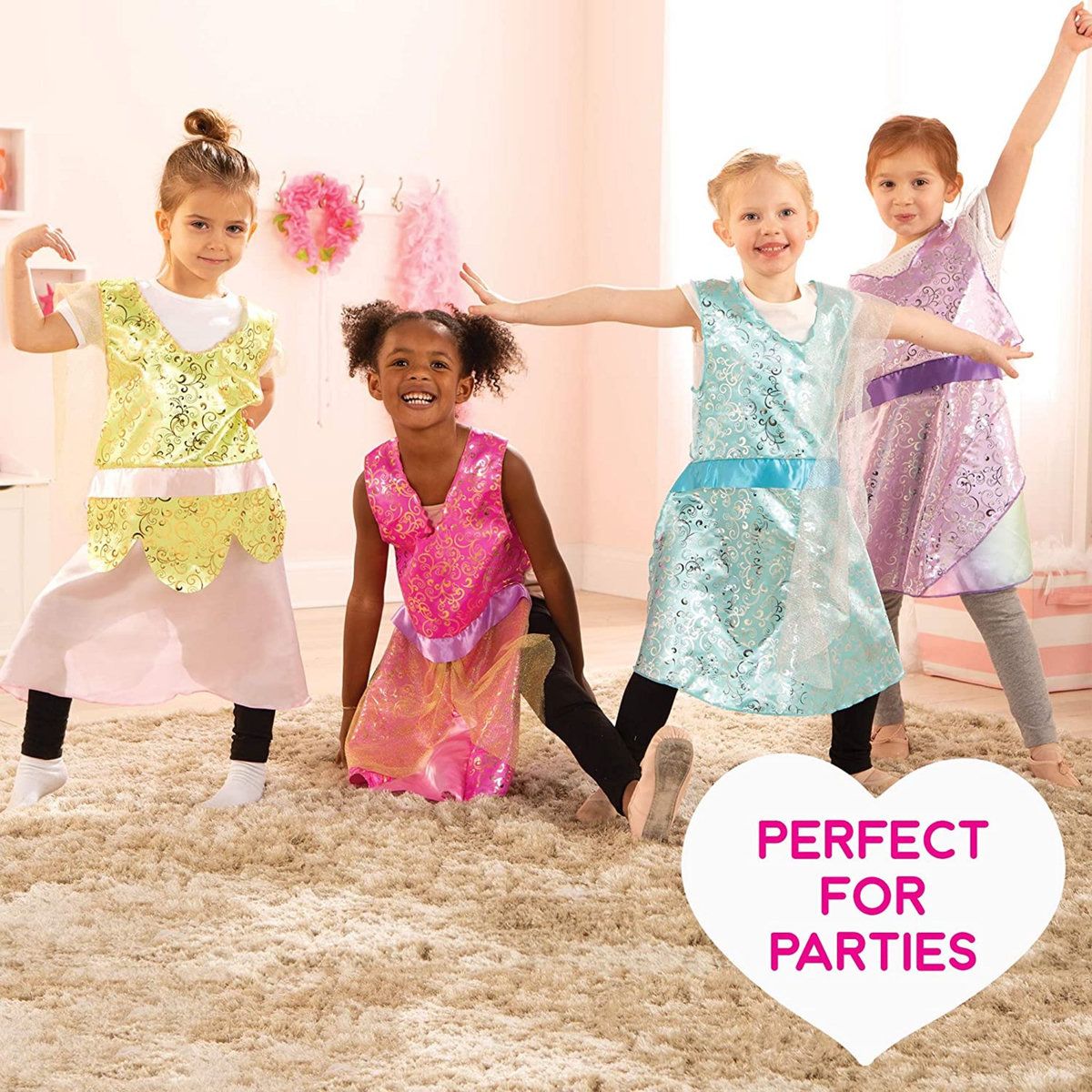 TOMY Coffret cadeau 4 robes-tabliers à collectionner