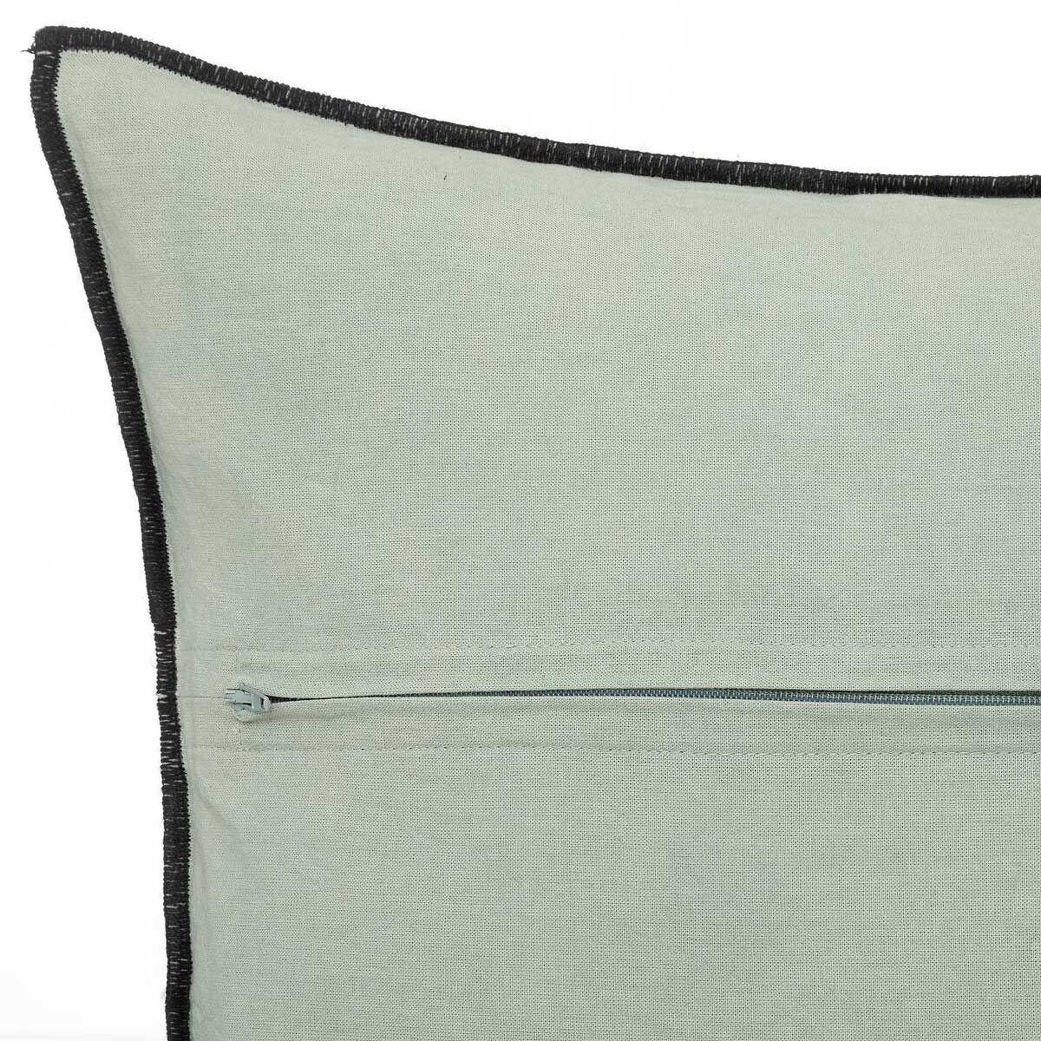 Voir la diapositive 2 : ATMOSPHERA Coussin déco  linah  45x45cm vert céladon