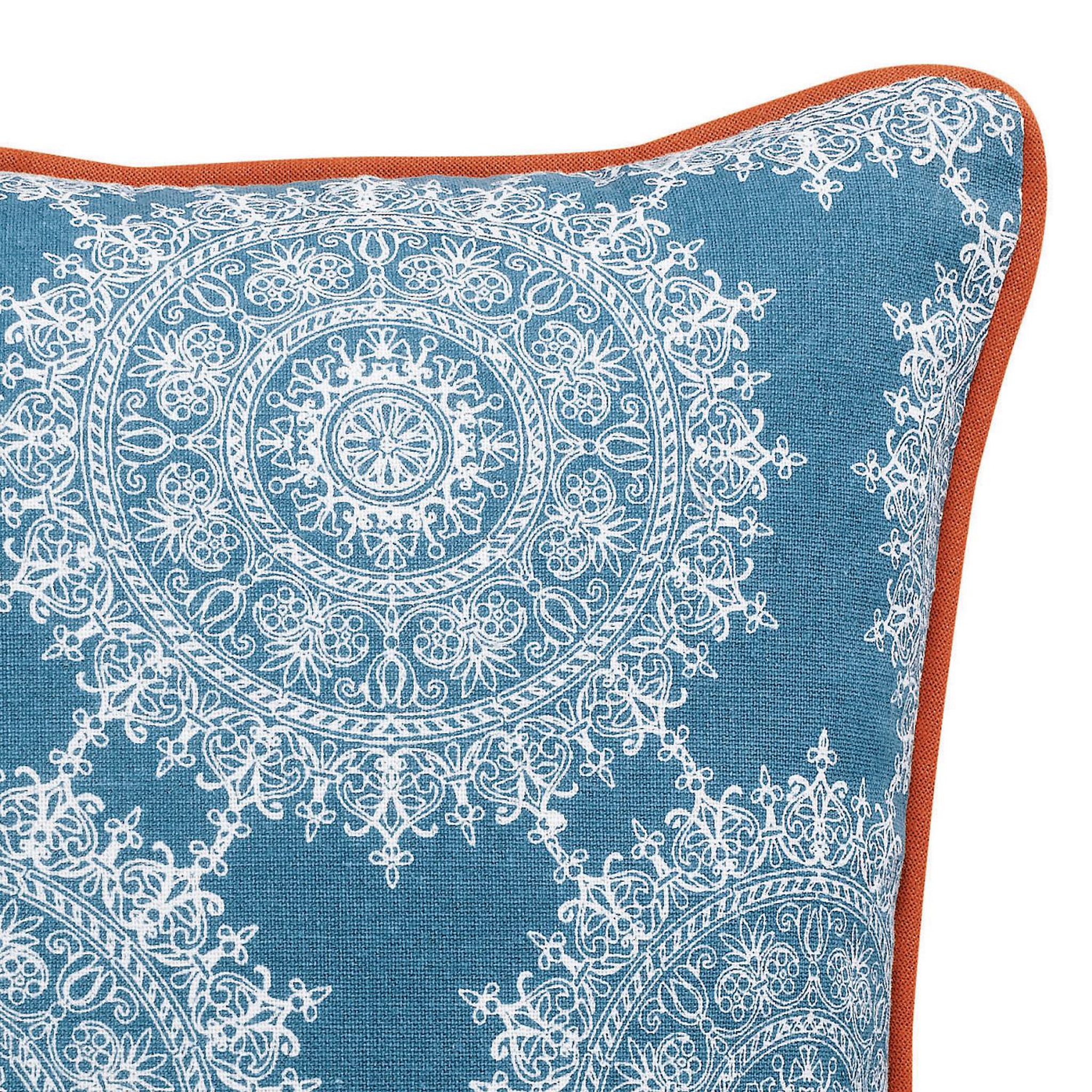 Voir la diapositive 2 : Les Ateliers du Linge Coussin décoratif imprimé en coton avec pompons