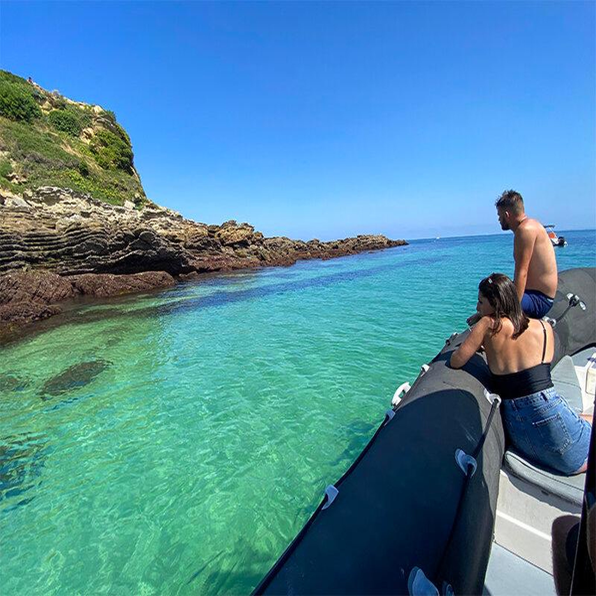 Voir la diapositive 3 : Smartbox Balade matinale en bateau de 2h30 à 2 au pays basque avec snorkeling - coffret cadeau sport & aventure