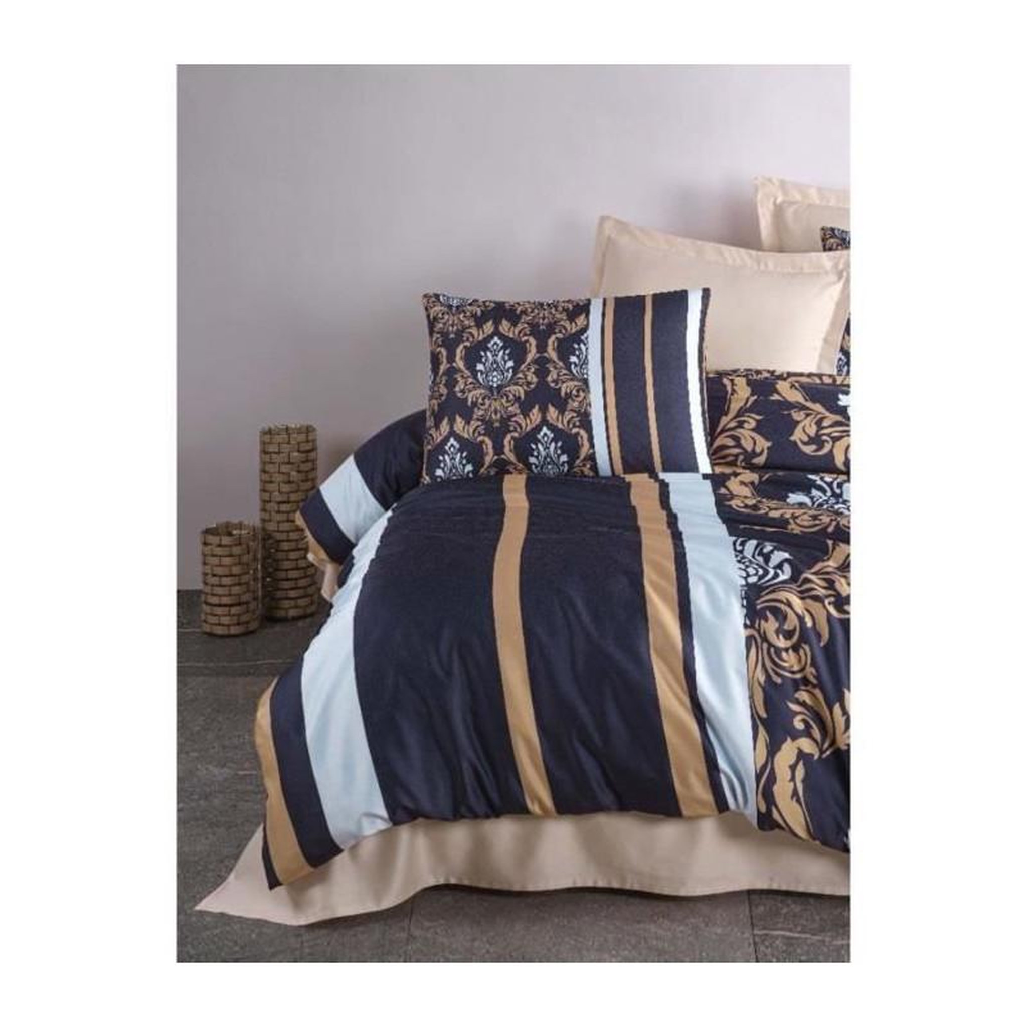 Voir la diapositive 2 : GENERIQUE Parure de lit - 1 housse de couette 220 x 240 cm + 2 taies d'oreiller 60 x 60 cm - 100 % polyester microsatin - Bleu