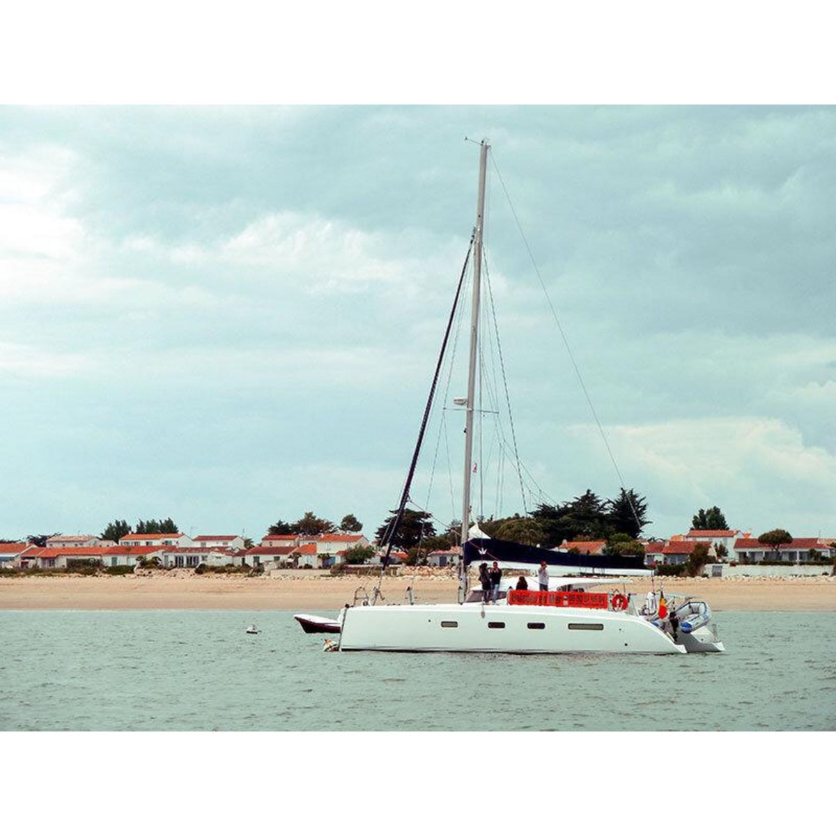 Smartbox Croisière en catamaran à La Rochelle : 2h en duo en matinée - Coffret Cadeau Sport & Aventure
