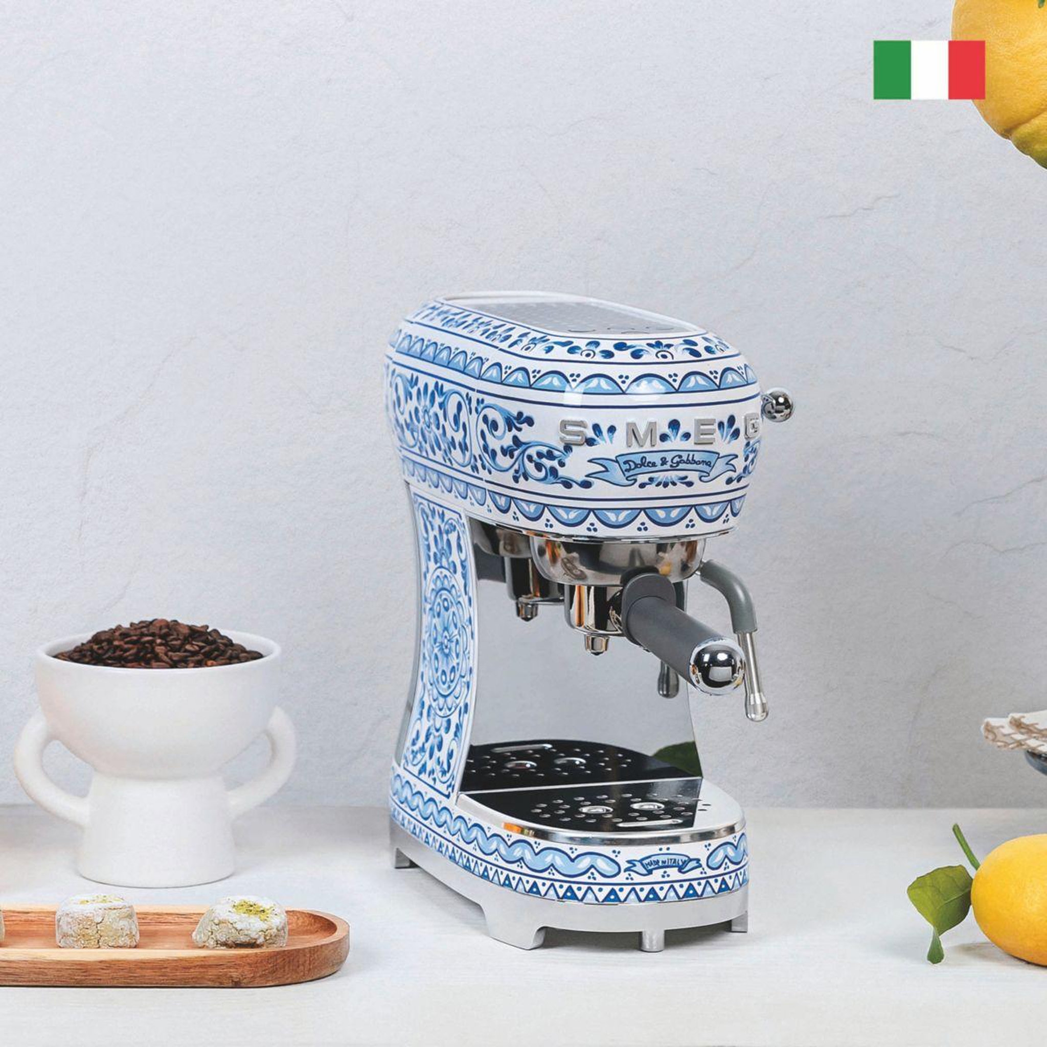 Voir la diapositive 5 : SMEG Machine à expresso ecf02dgbeu