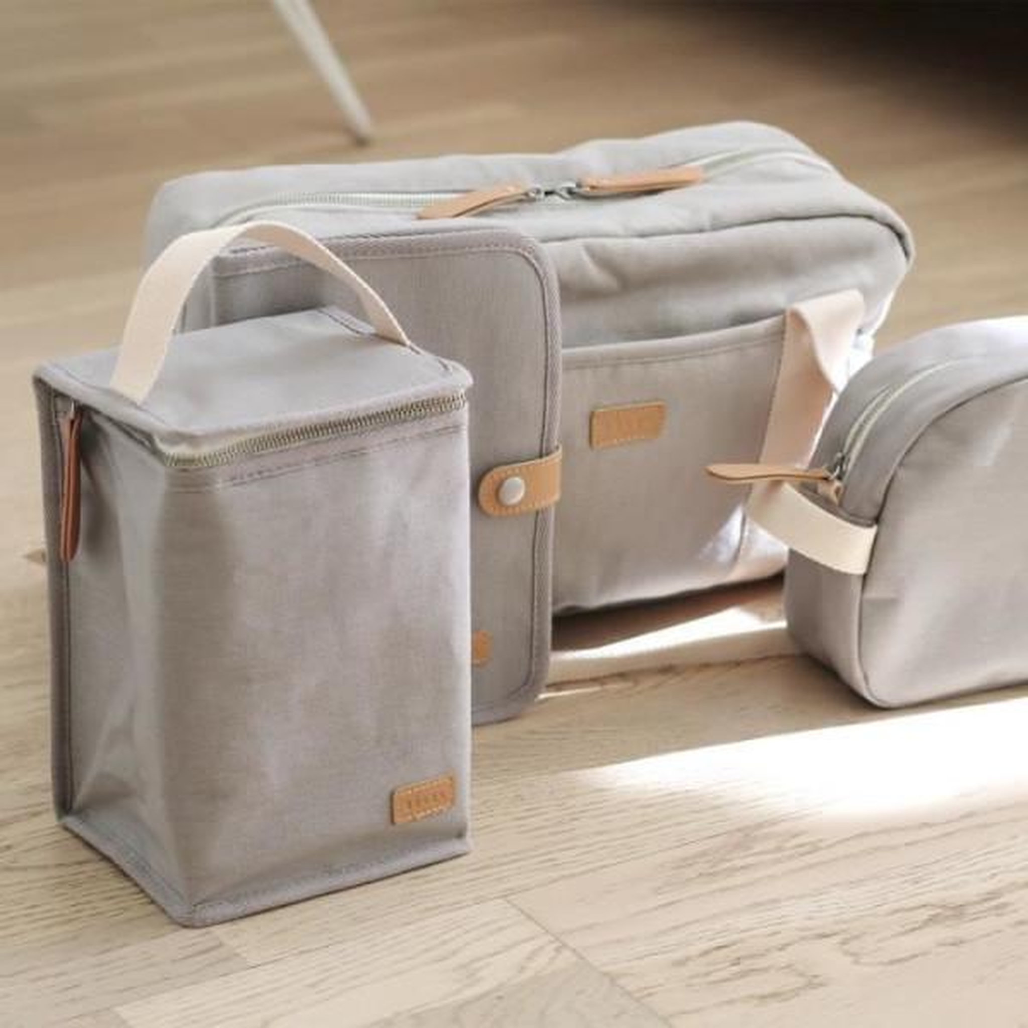 Voir la diapositive 3 : MARKET24 Beaba, pochette repas bébé, isotherme, gris perle